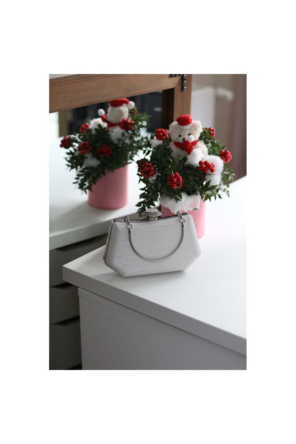 Kadın Beyaz Tutma Detaylı Abiye Çanta