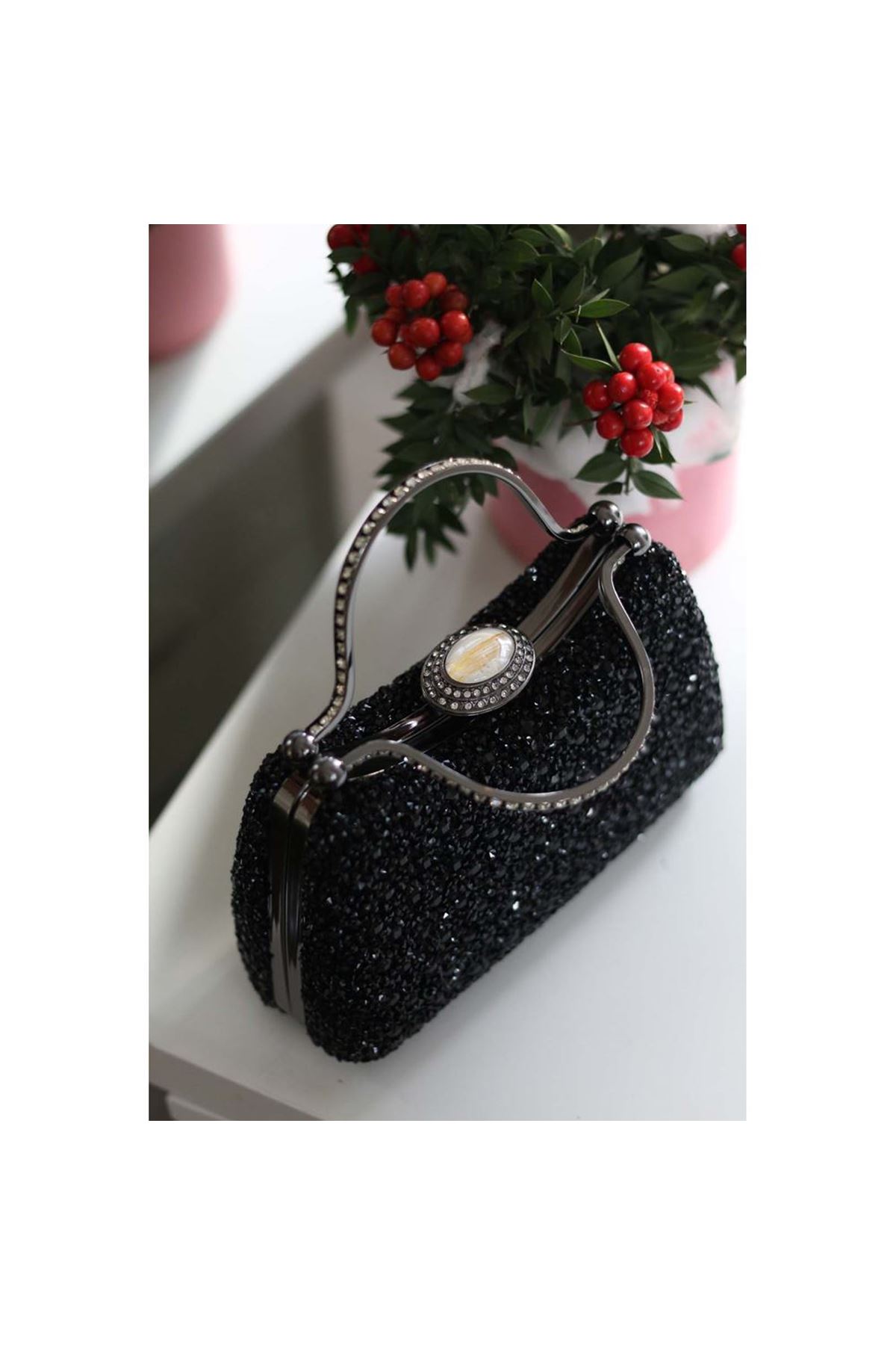 Kadın Siyah Taşlı Tutma Detaylı Abiye Çanta