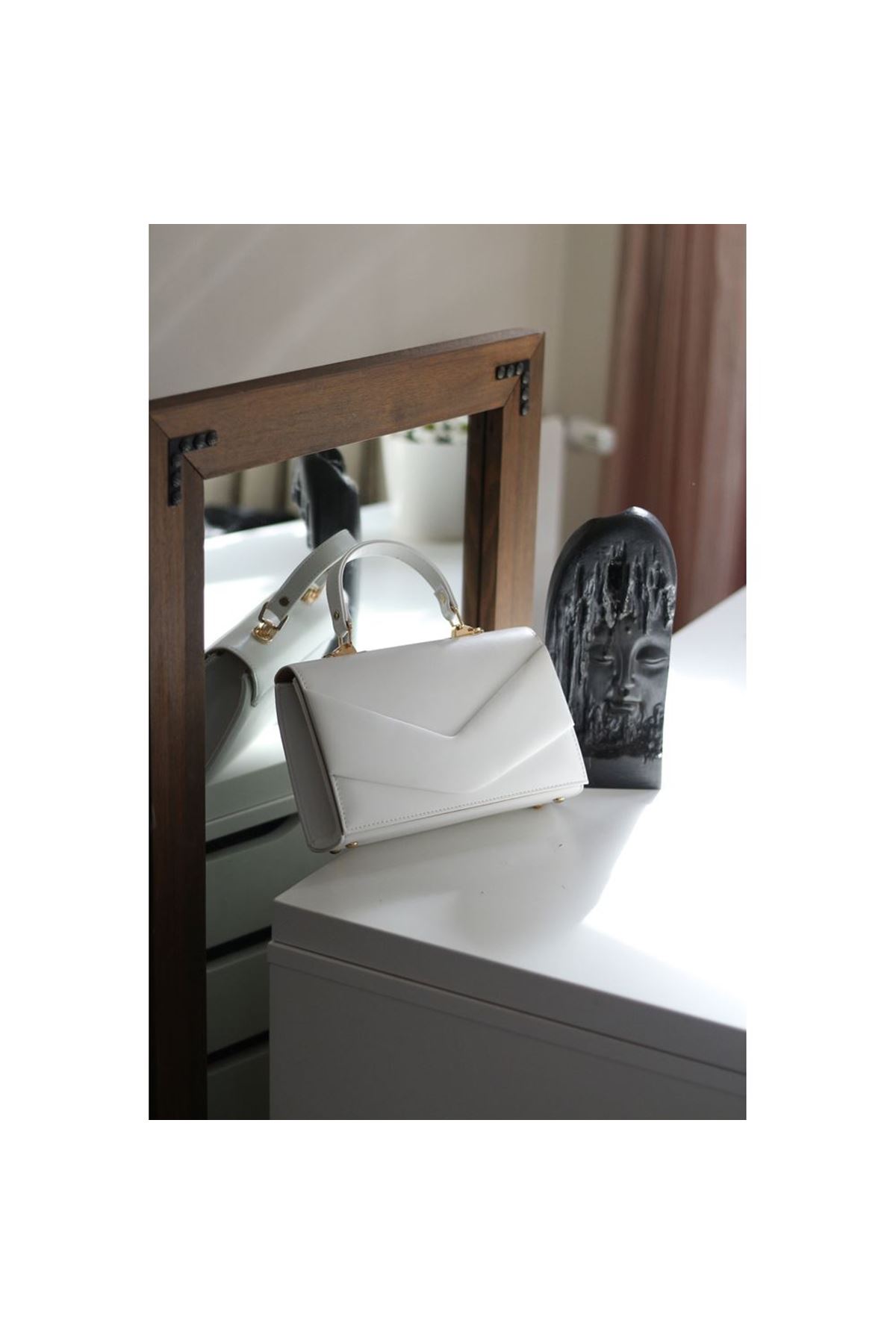 Kadın Beyaz Zarf Tutma Saplı Omuz Çantası