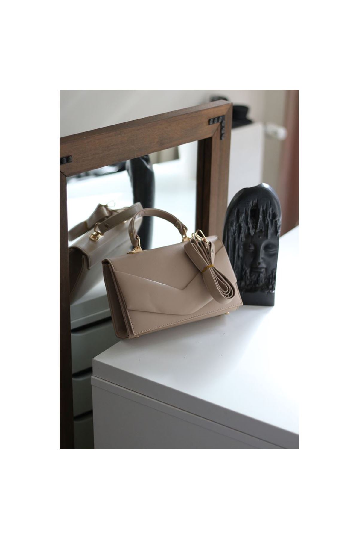 Nude Zarf Tutma Saplı Omuz Çantası