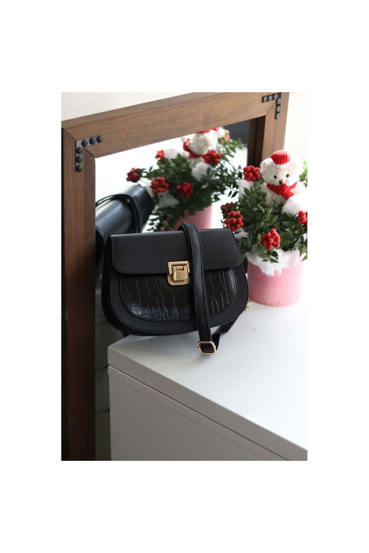 Kadın Siyah Ayarlanabilir Askılı Omuz Çantası