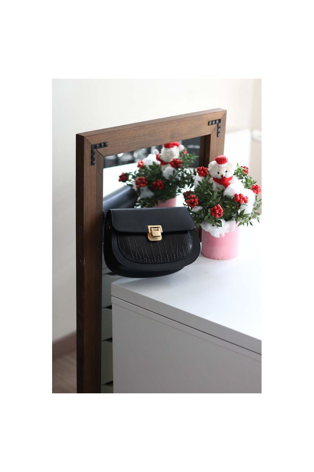 Kadın Siyah Ayarlanabilir Askılı Omuz Çantası