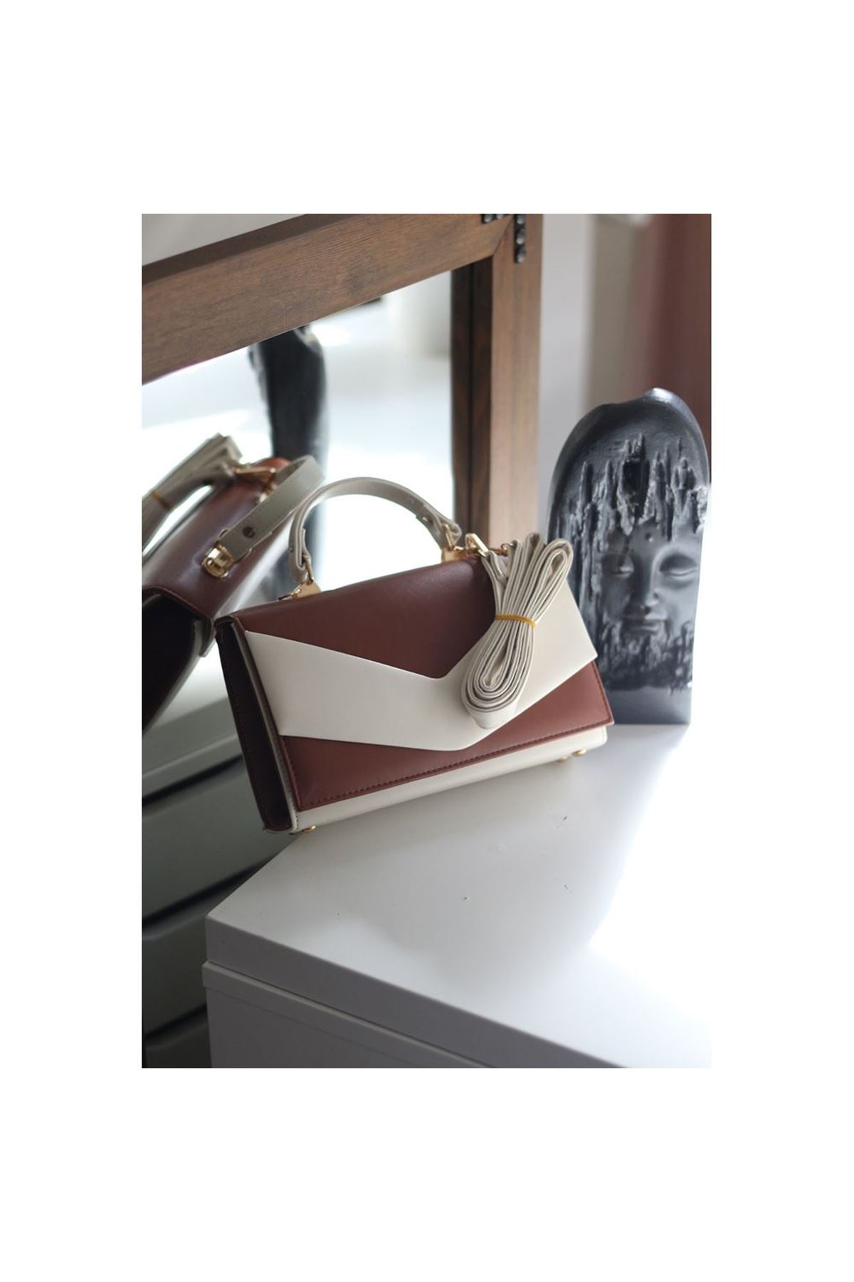 Taba Krem Zarf Tutma Saplı Omuz Çantası