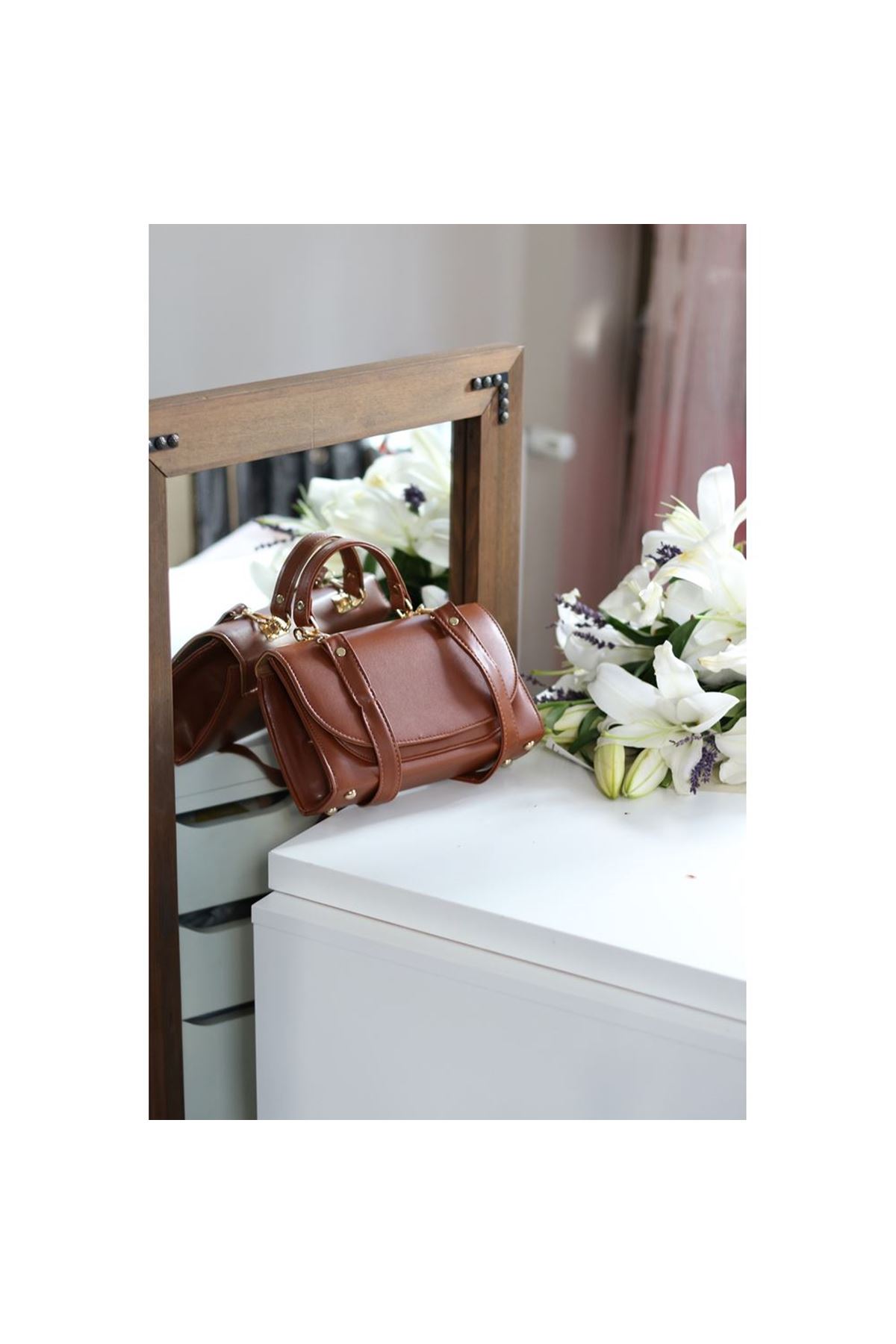 Kadın Taba Oval Kapak Detaylı Askılı Omuz Çantası