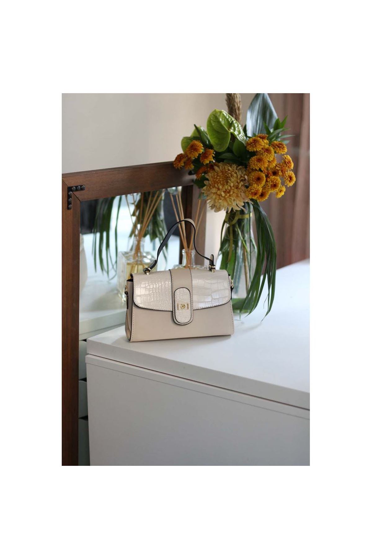 Kadın Krem Askılı El Omuz Çantası