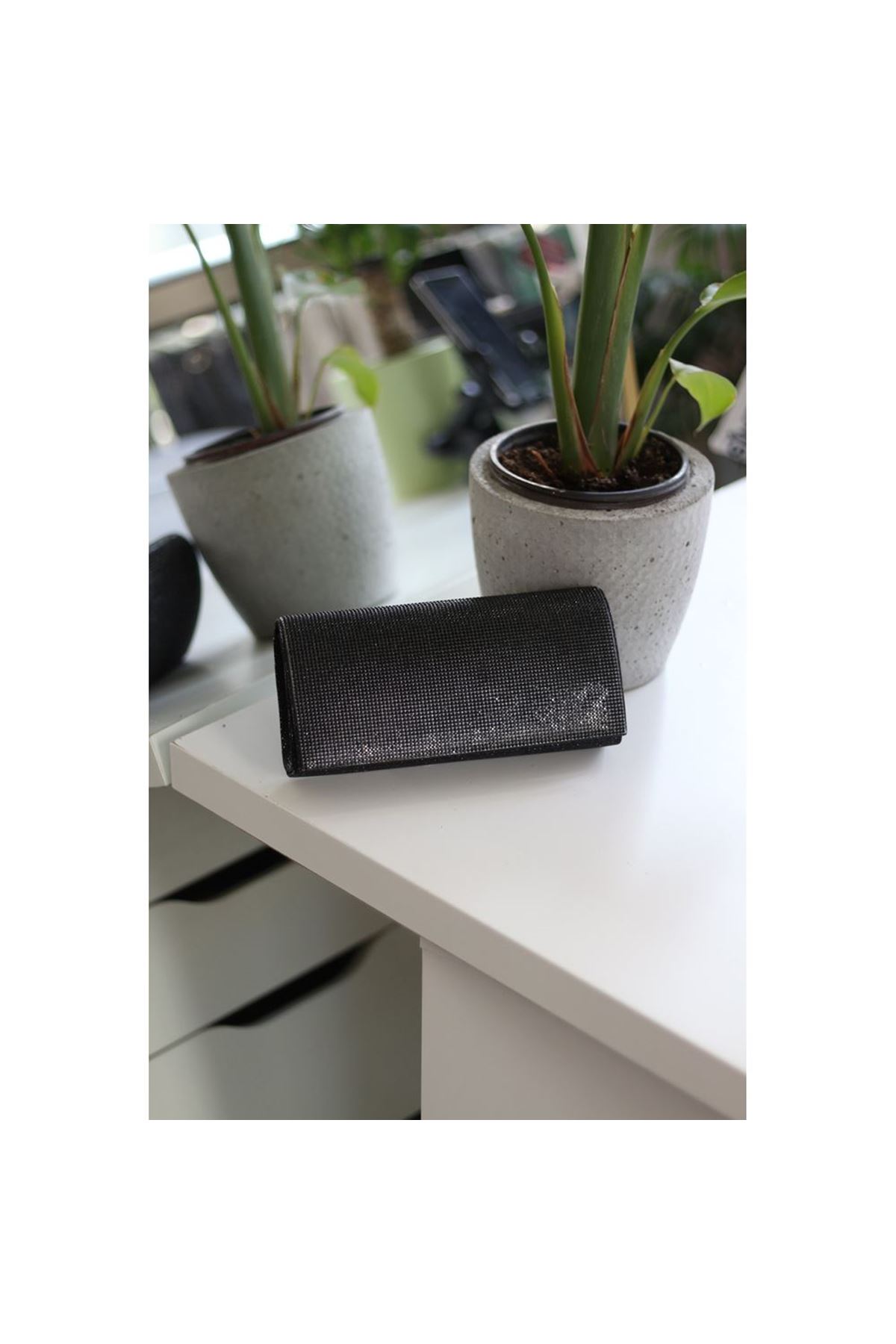 Kadın Siyah Taş Kapak Detaylı Zincirli Abiye Omuz Çantası