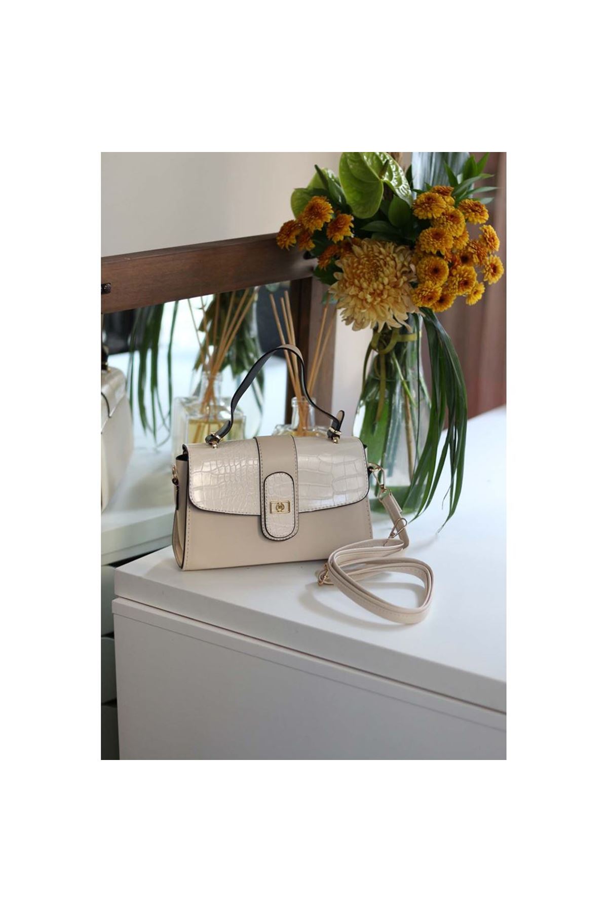 Kadın Krem Askılı El Omuz Çantası