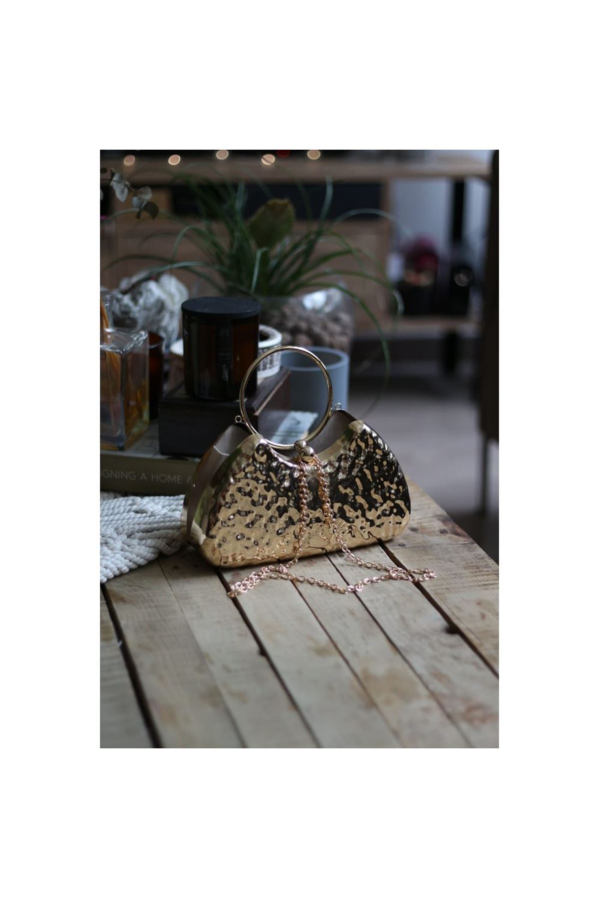 Gold Taş Doku Metalik Oval Tutma Form Abiye El Çantası