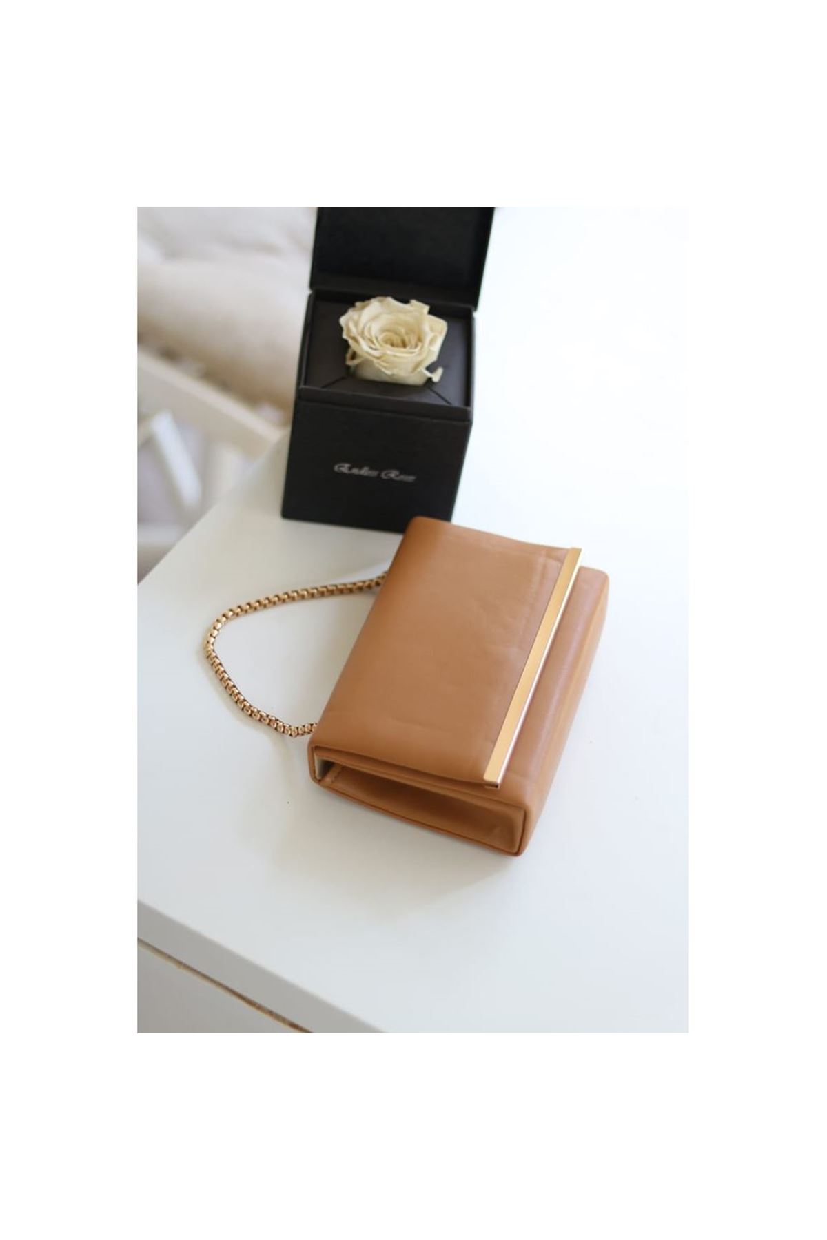 Taba Gold Şerit Detaylı Omuz Çantası