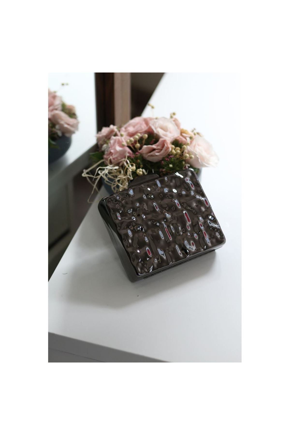 Kadın Siyah Metal Gece Zincirli Abiye Çantası