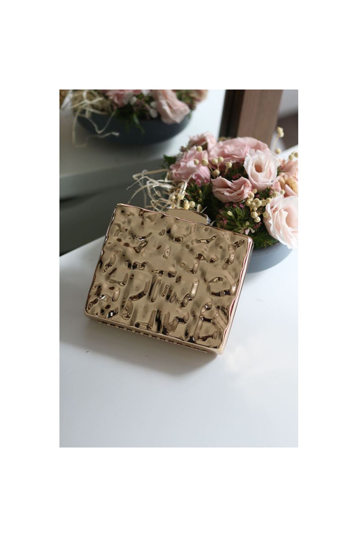 Kadın Gold Metal Gece Zincirli Abiye Çantası