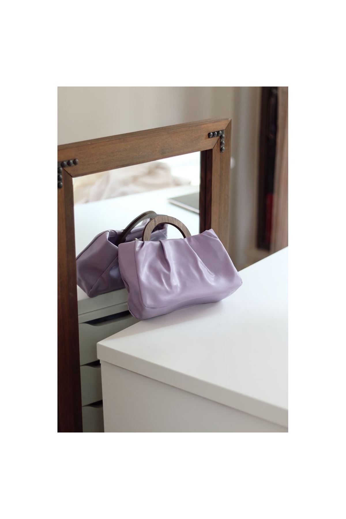 Kadın Lila Tahta Saplı Yumuşak Askılı Omuz Çantası