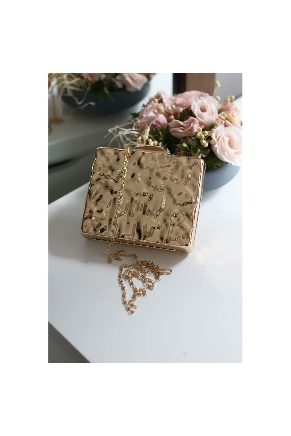 Kadın Gold Metal Gece Zincirli Abiye Çantası