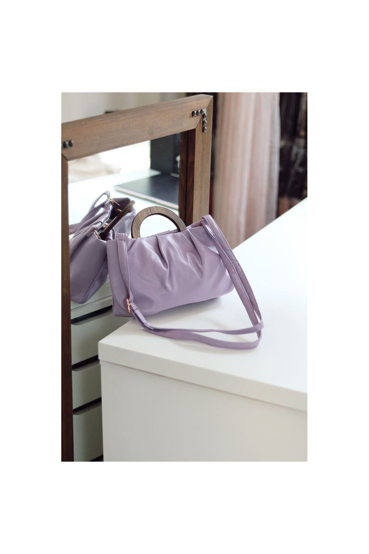 Kadın Lila Tahta Saplı Yumuşak Askılı Omuz Çantası