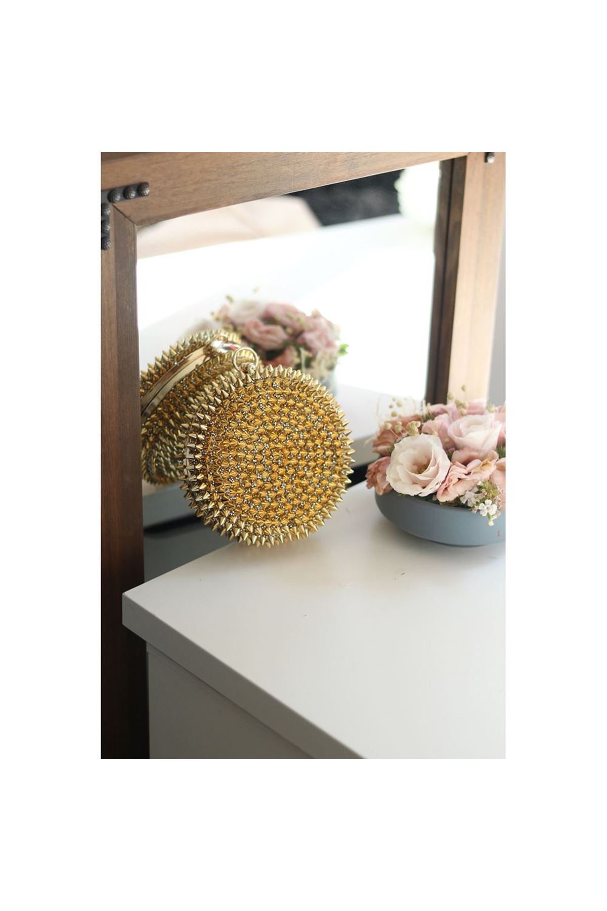 Kadın Gold Yuvarlak Sivri Uçlu Metal Abiye Çanta