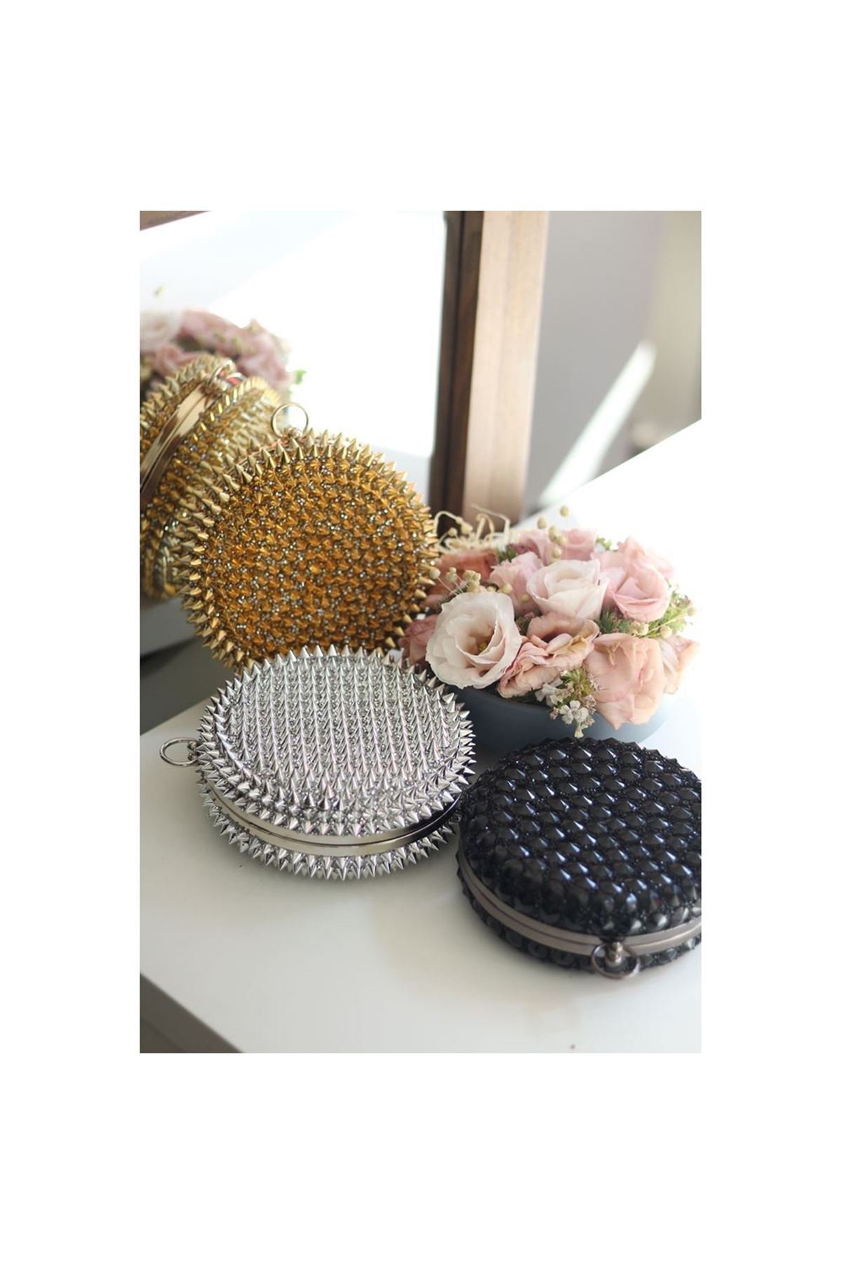 Kadın Gold Yuvarlak Sivri Uçlu Metal Abiye Çanta