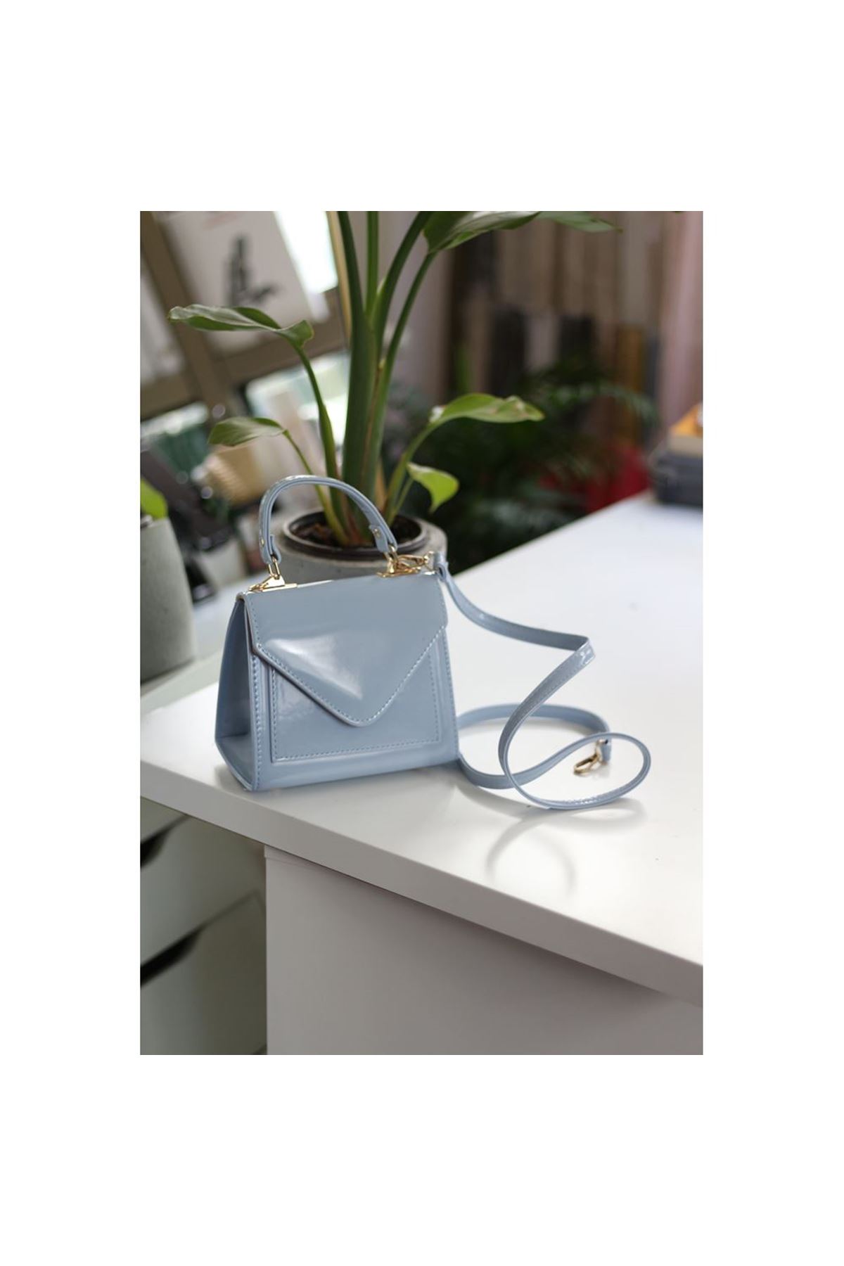 Kadın Bebe Mavi Rugan Kapak Detaylı Askılı Omuz Çantası
