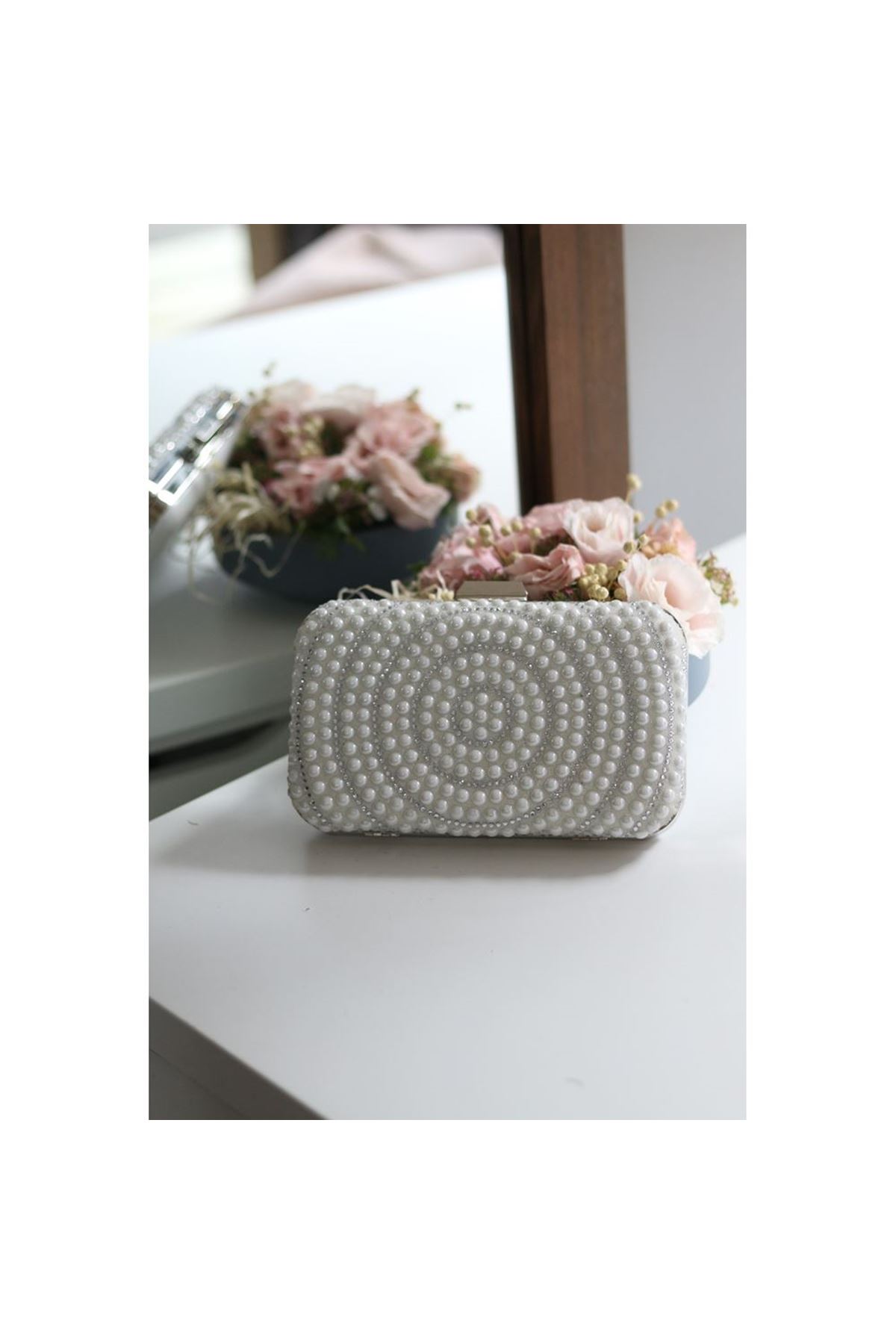 Kadın İnci Detaylı Yuvarlak Desenli Abiye Çanta