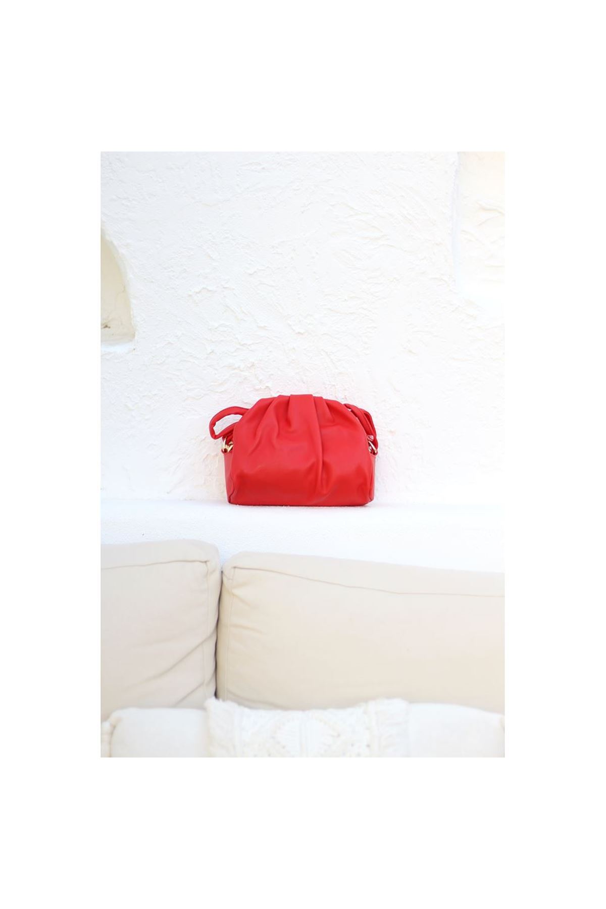 Kadın Kırmızı Yumuşak Pileli Omuz Çantası
