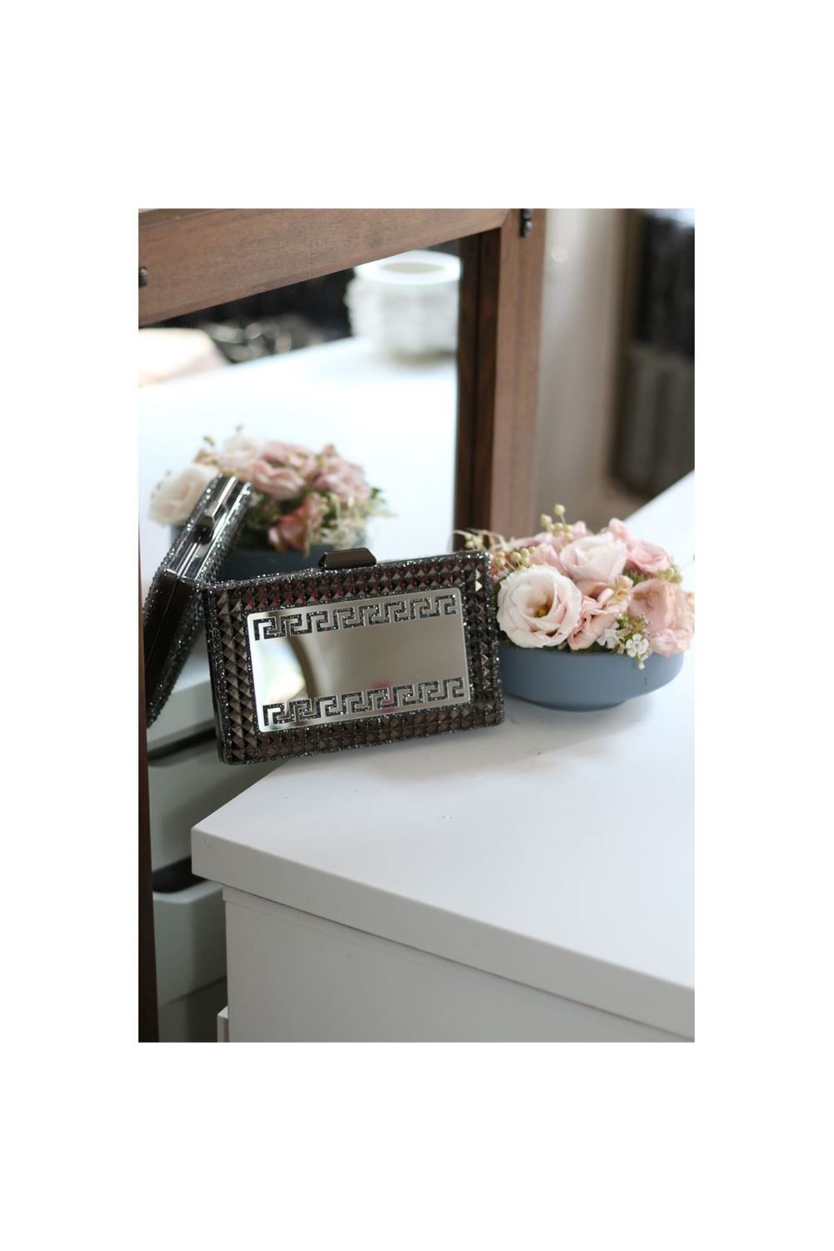 Kadın Siyah Taş Detaylı Desenli Abiye Çanta