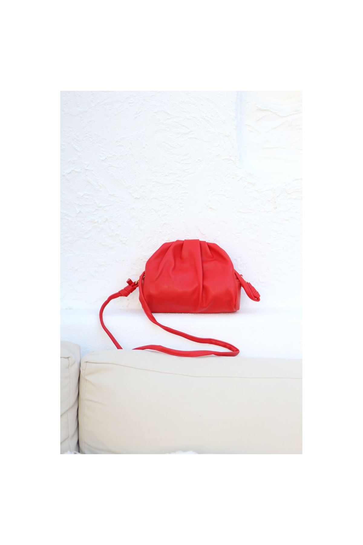 Kadın Kırmızı Yumuşak Pileli Omuz Çantası
