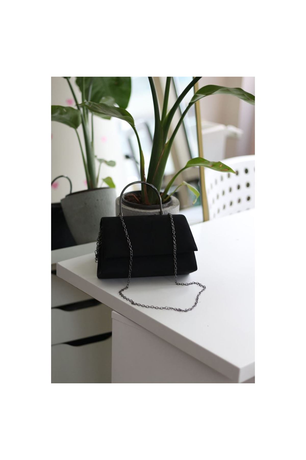 Kadın Siyah Mat Deri Metal Sap Detaylı El &amp;amp; Omuz Çantas