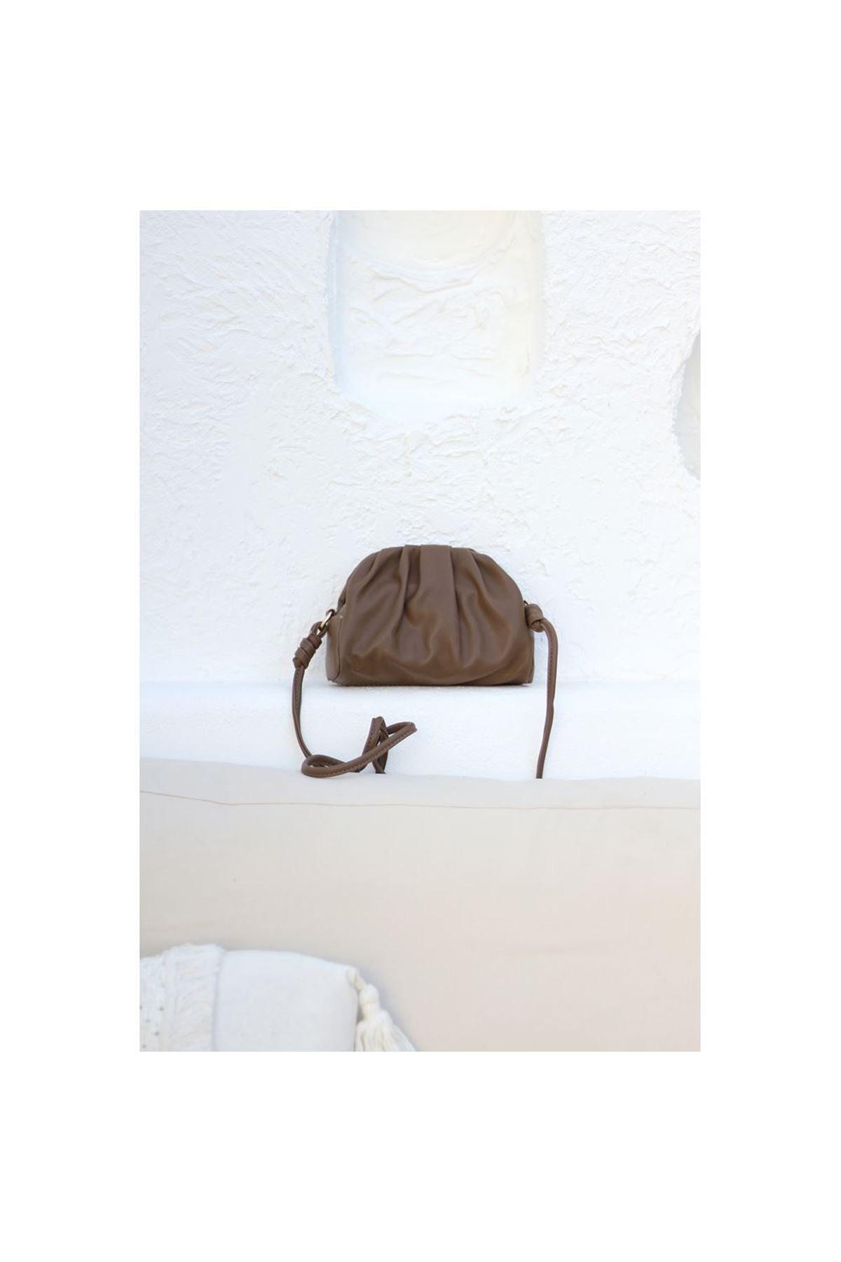 Kadın Vizon Yumuşak Pileli Omuz Çantası