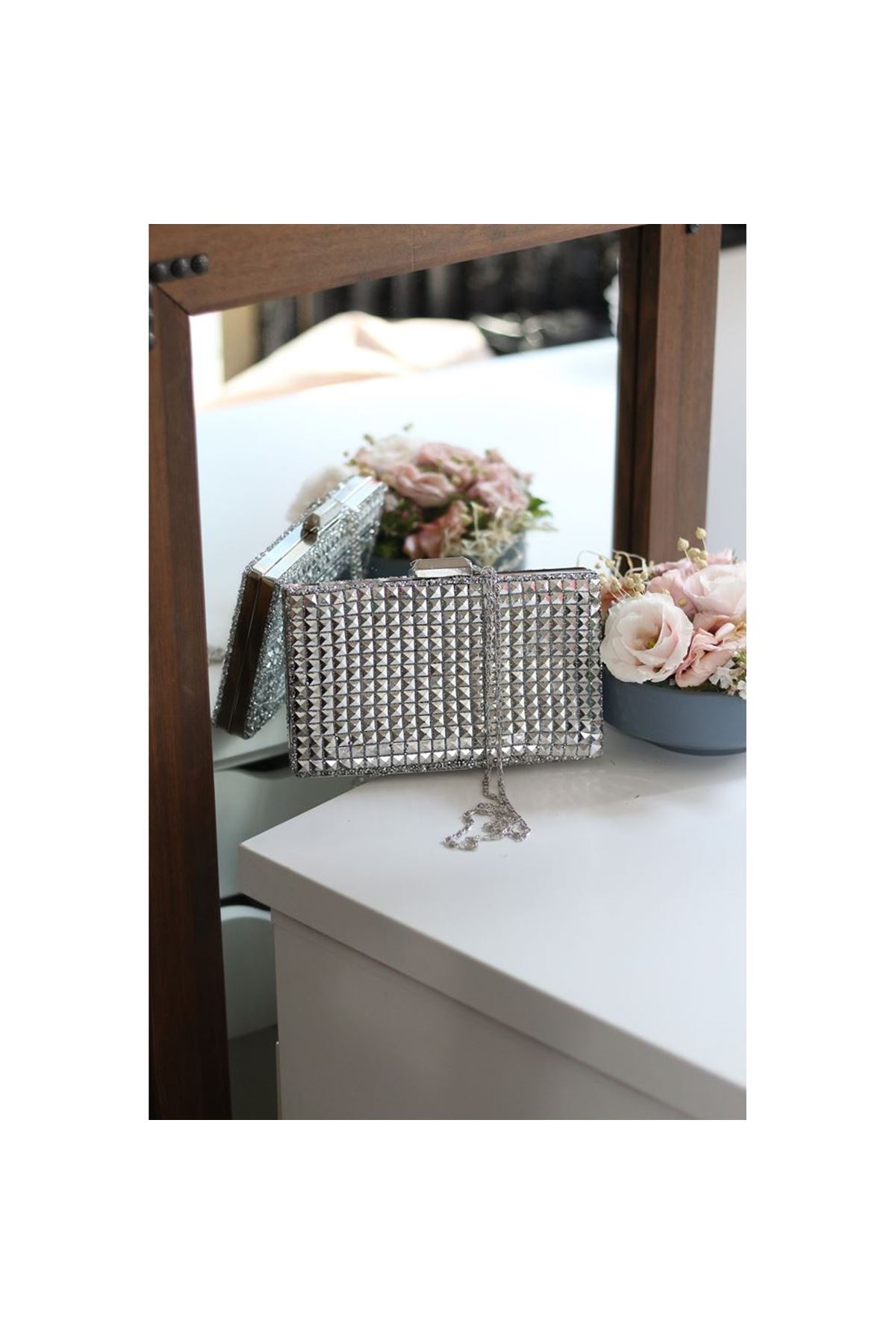 Kadın Gümüş Taş Detaylı Desenli Abiye Çanta