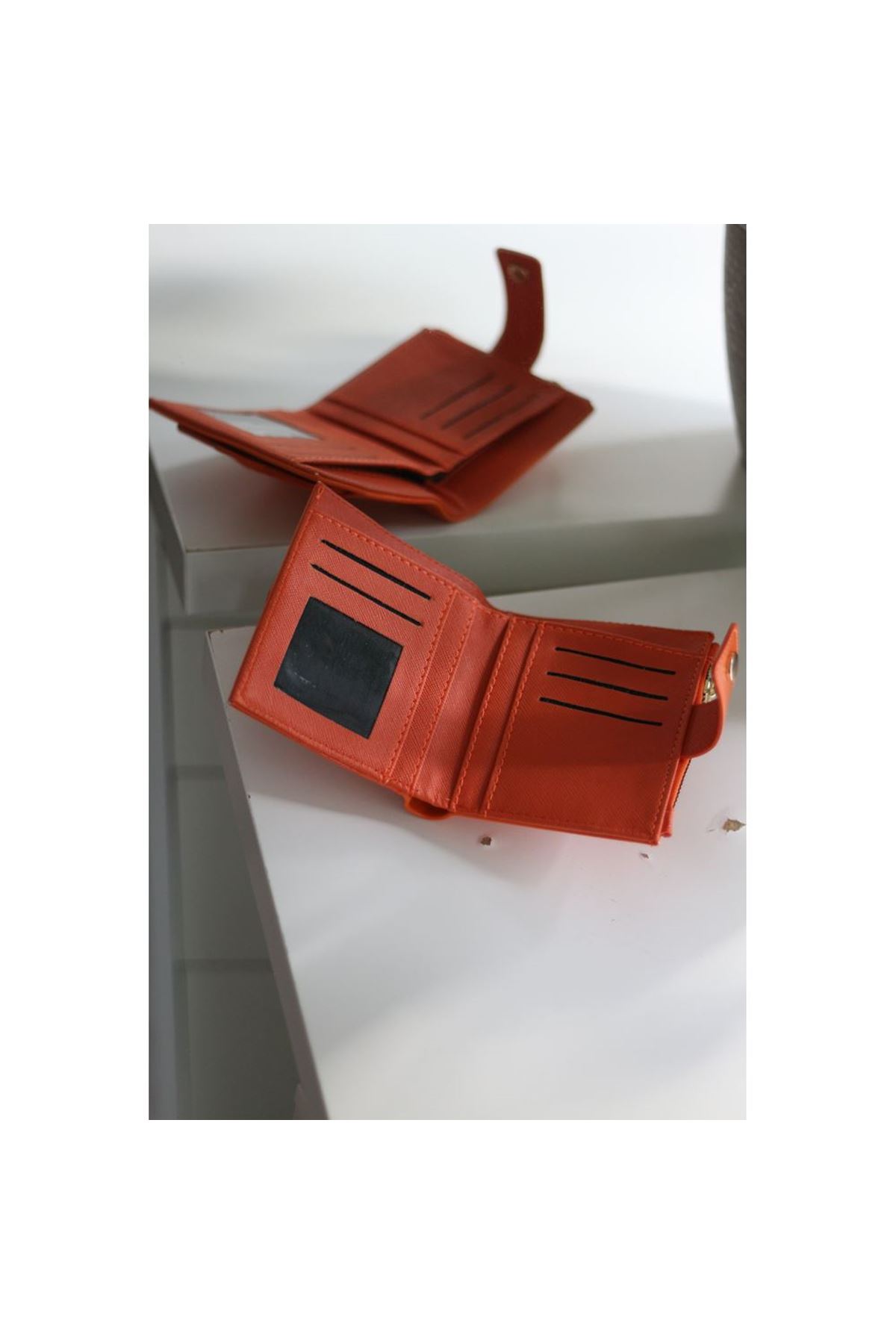 Kadın Turuncu Kroko Desenli Kartlık Detaylı Kare Cüzdan