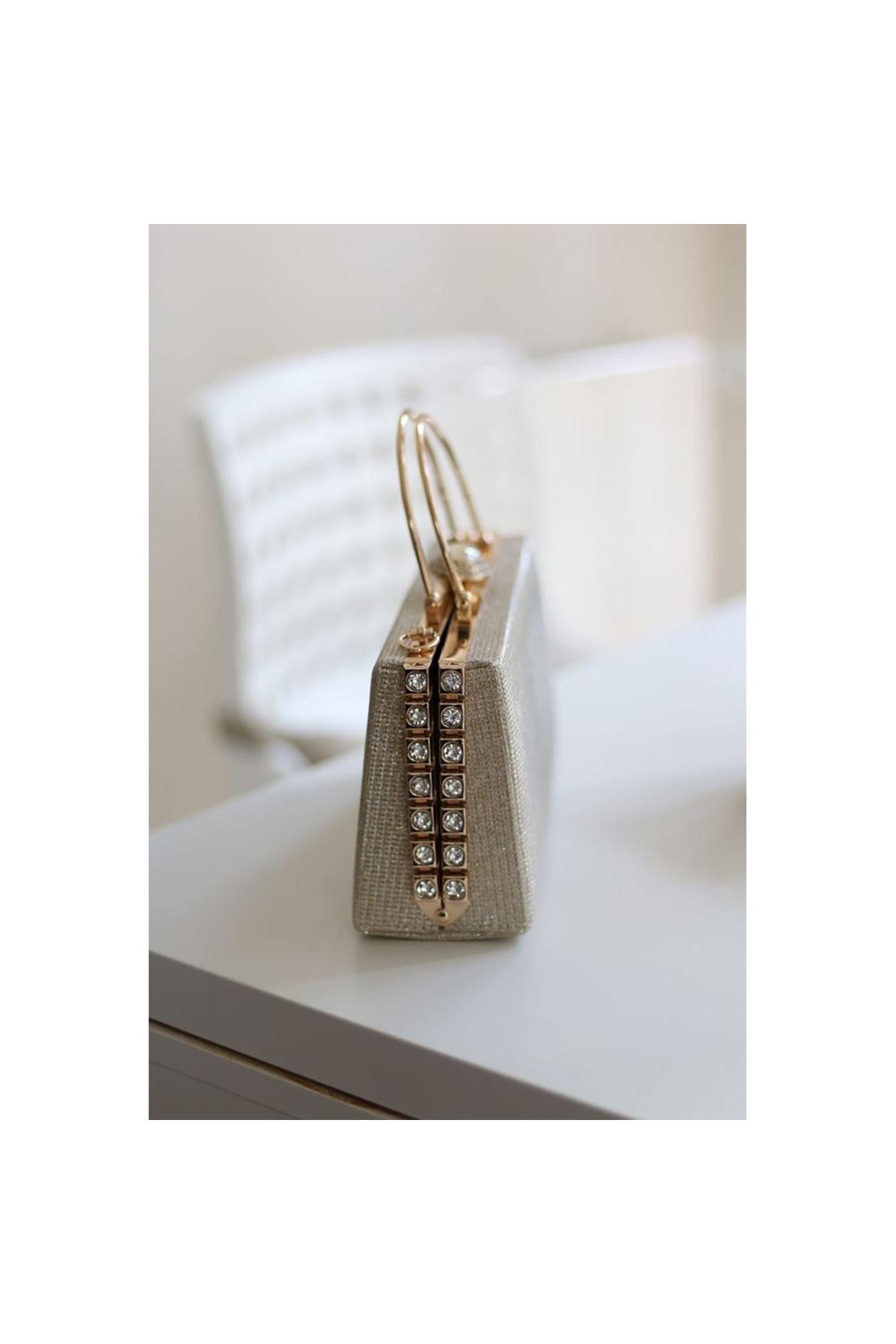 Gold Simli Özel Kristal Detay Metal Saplı Abiye Çanta