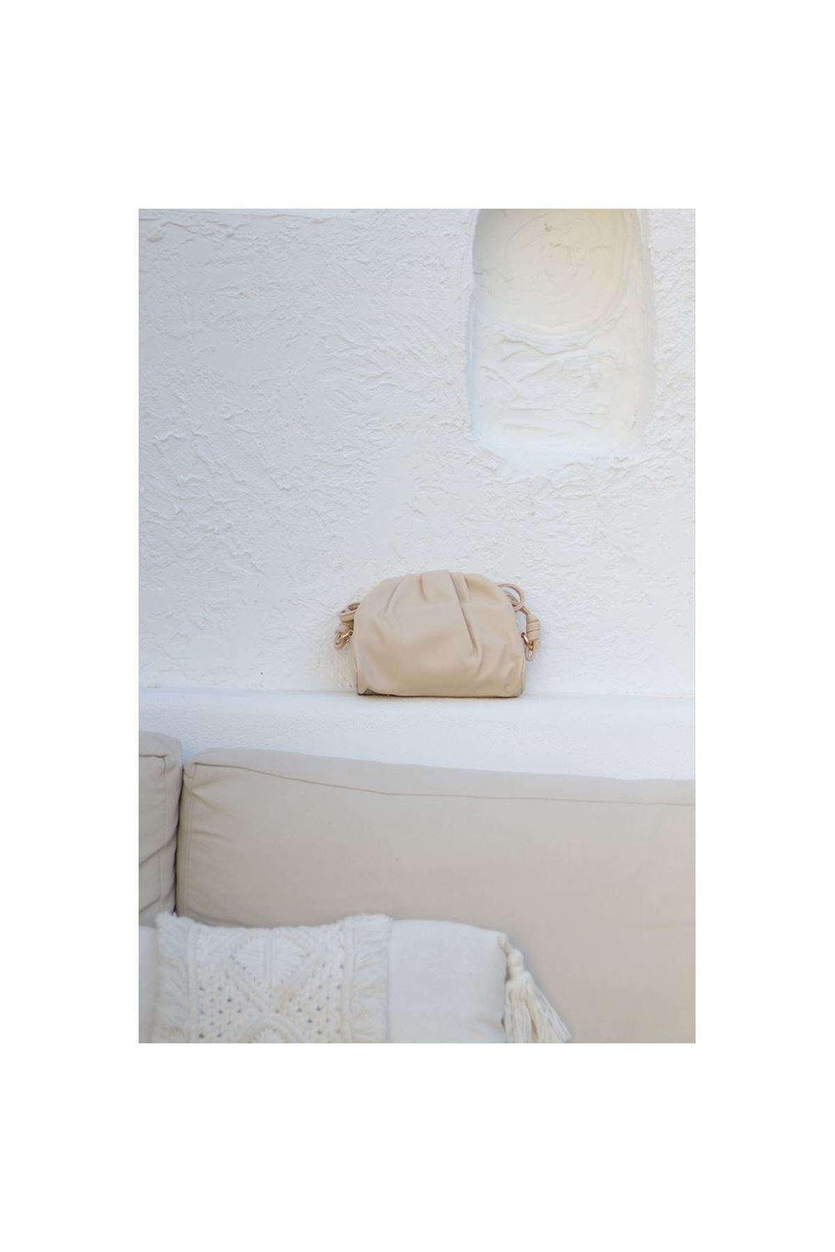 Kadın Krem Yumuşak Pileli Omuz Çantası