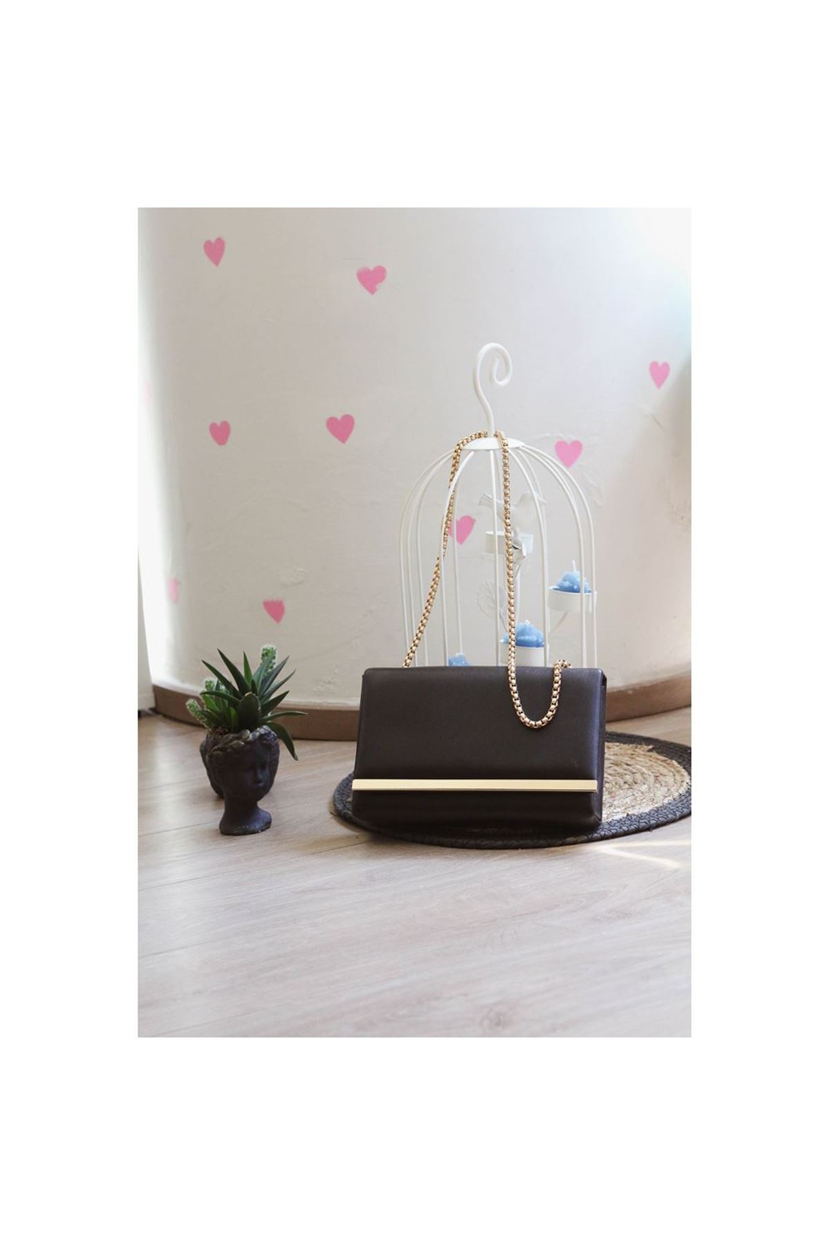 Siyah Yumuşak Doku Gold Şerit Kalıp Omuz Çantası