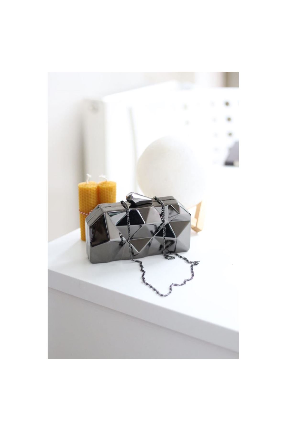 Platin Metal Kasalı Abiye Çanta