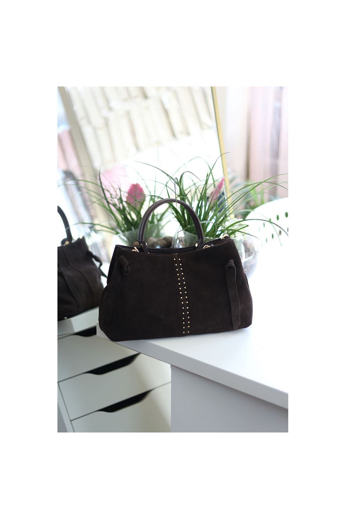 Kadın Acı Kahve Süet Gold Zımba Detaylı Omuz Çantası