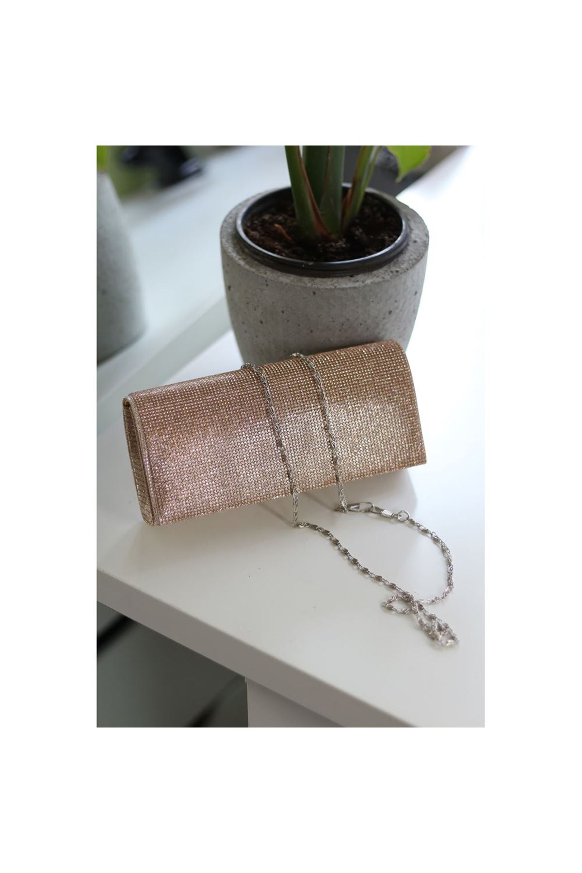 Kadın Dore Taş Kapak Detaylı Zincirli Abiye Omuz Çantası