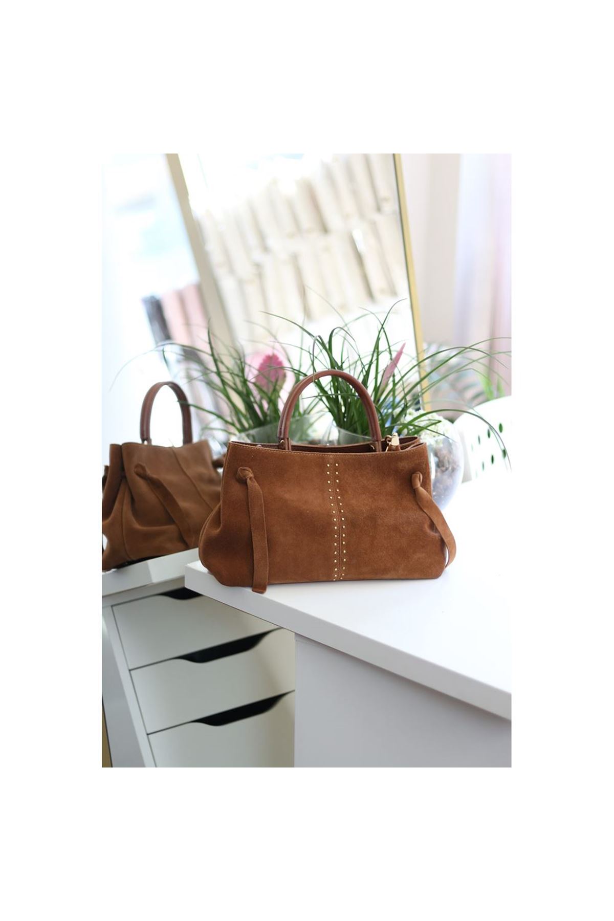 Kadın Camel Süet Gold Zımba  Detaylı Omuz Çantası