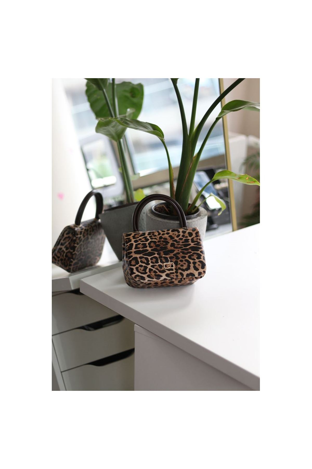 Kadın Leopar Yumuşak Parlak Deri Saplı Omuz Çantası