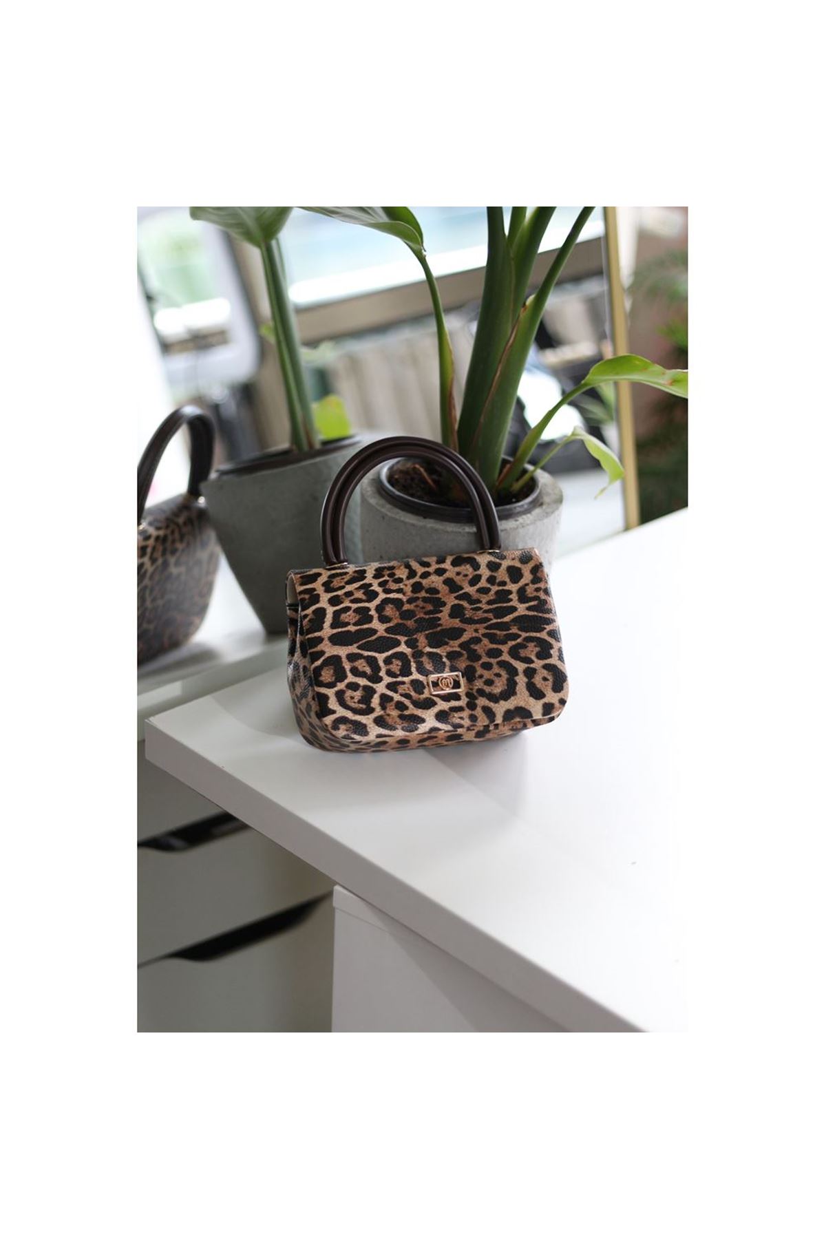 Kadın Leopar Yumuşak Parlak Deri Saplı Omuz Çantası