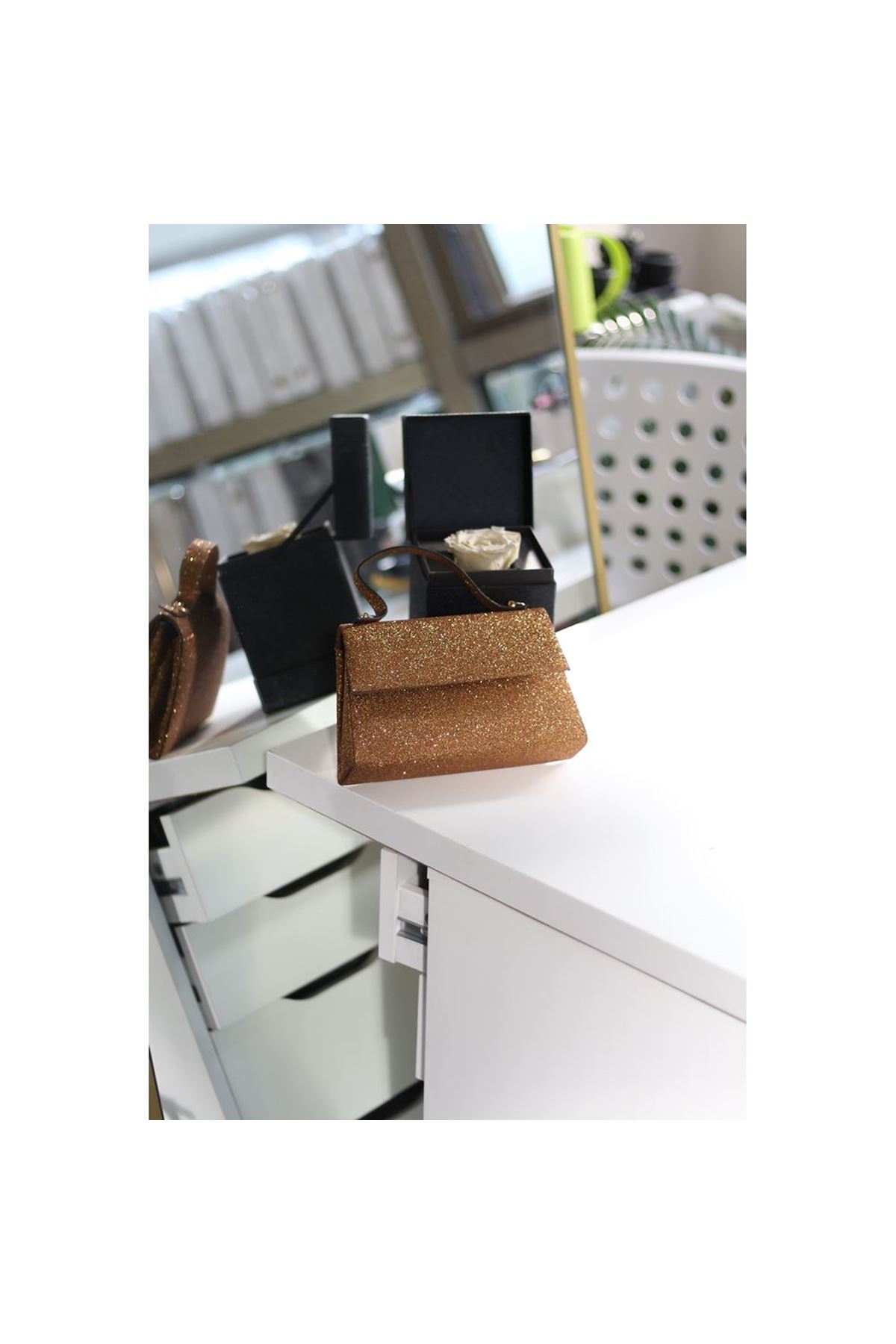 Kadın Bold Gold Simli Tutma Detaylı Abiye Omuz Çantası