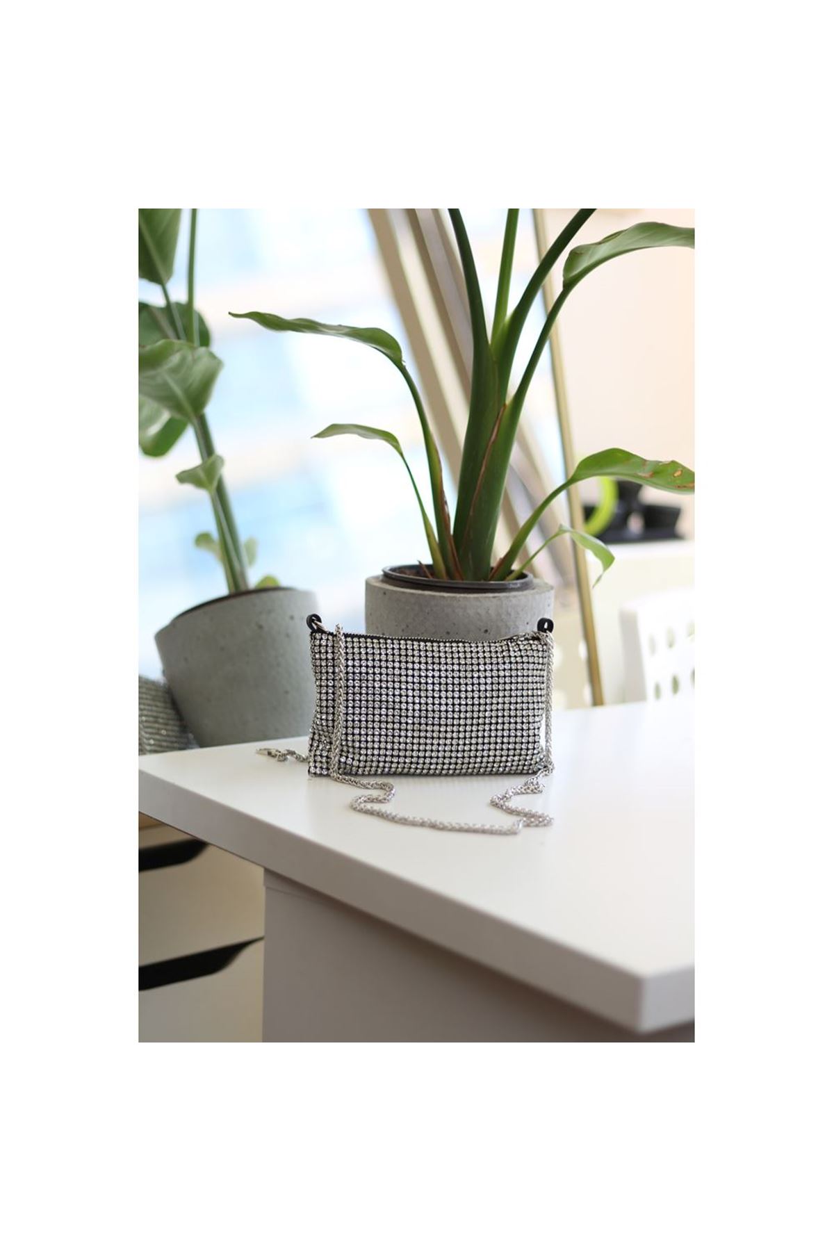 Kadın Silver Taş Dokuma Abiye Zincirli Omuz Çantası