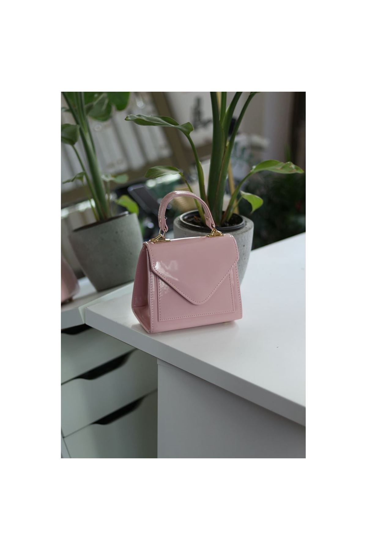 Kadın Pudra Rugan Kapak Detaylı Askılı Omuz Çantası