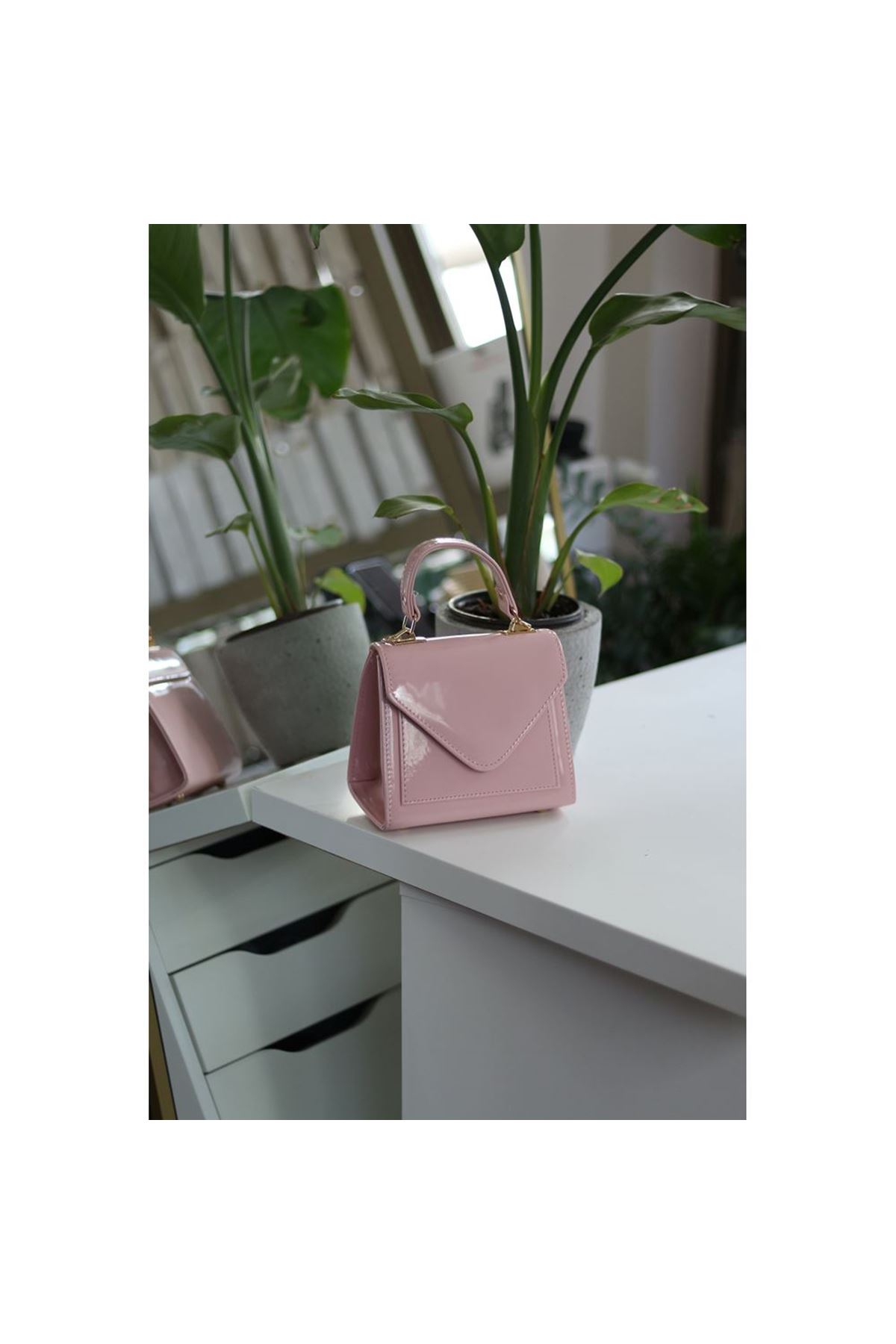 Kadın Pudra Rugan Kapak Detaylı Askılı Omuz Çantası