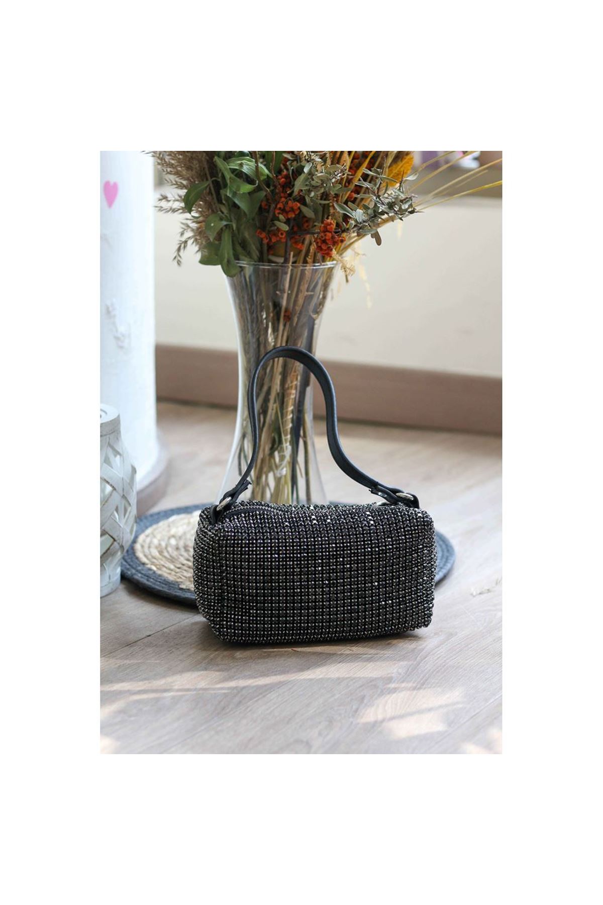 Siyah Özel Form Taşlı Abiye Çanta