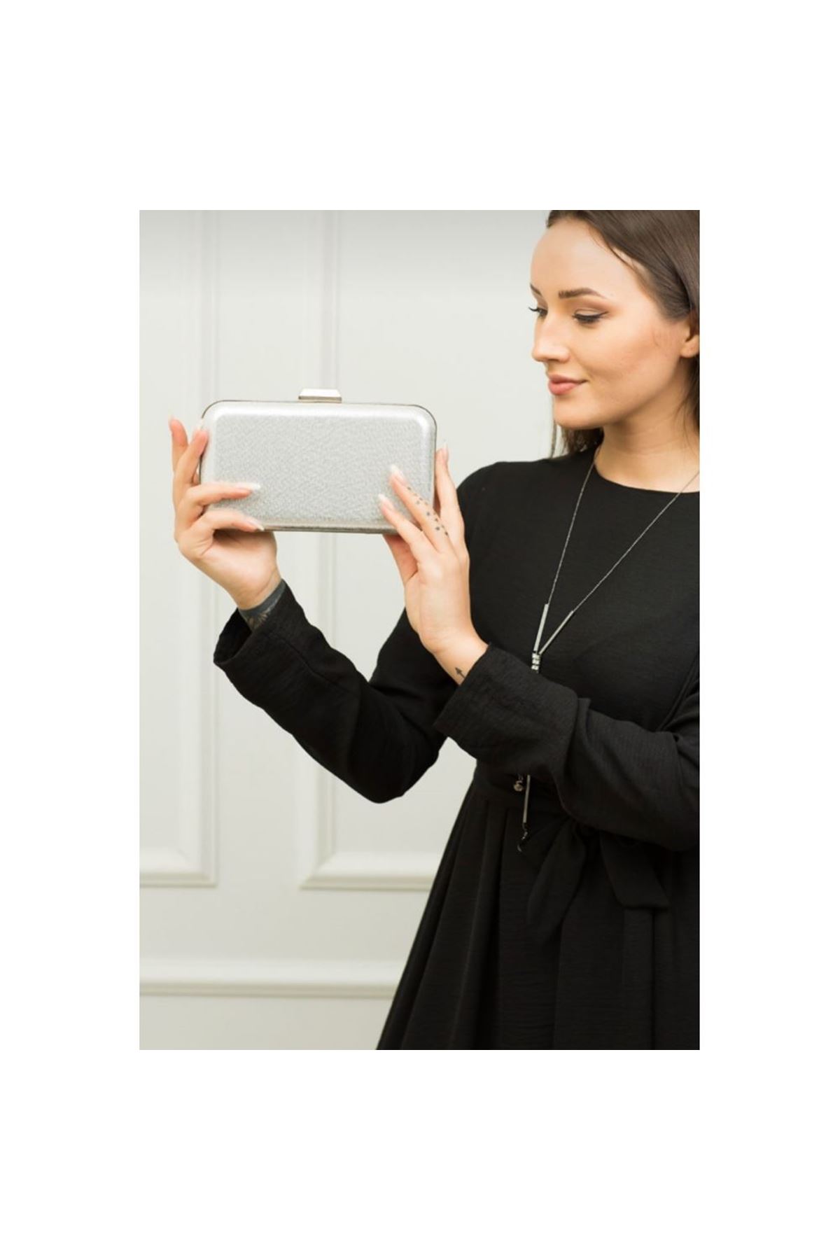 Gümüş Abiye Kasalı Çanta