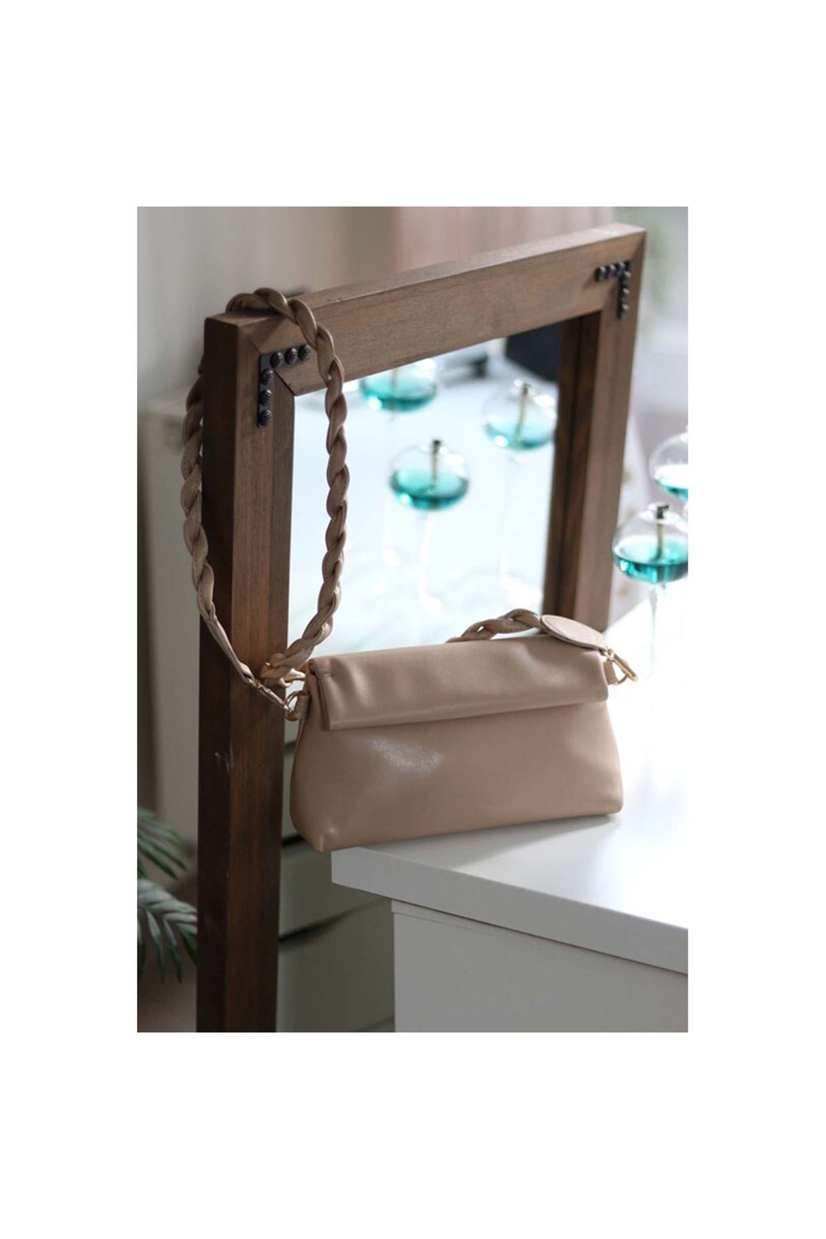 Kadın Nude Örgü Saplı Yumuşak Dokulu Büzgülü Omuz Çantası