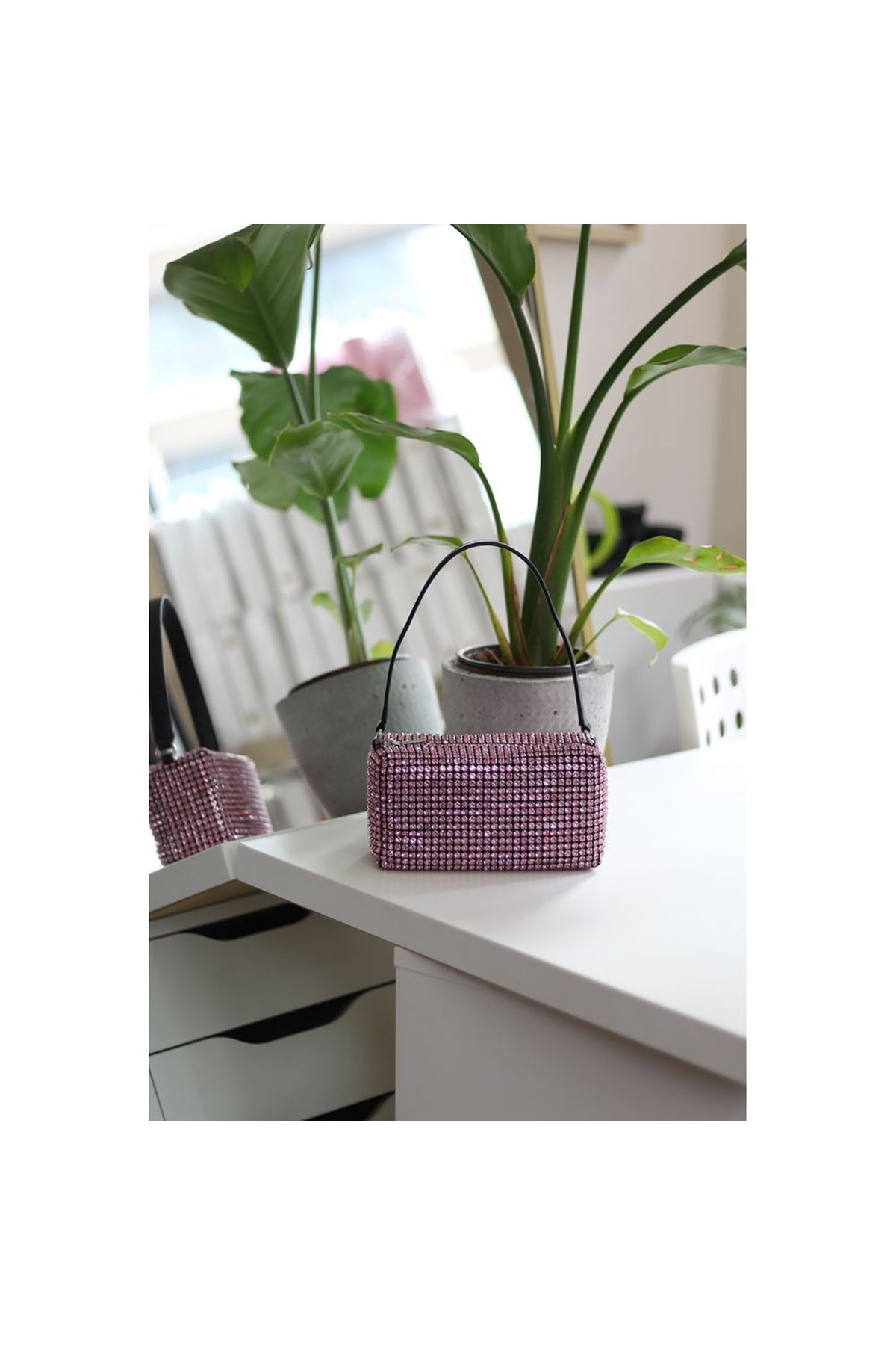 Kadın Pembe Deri Askılı Taşlı Abiye Omuz Çantası