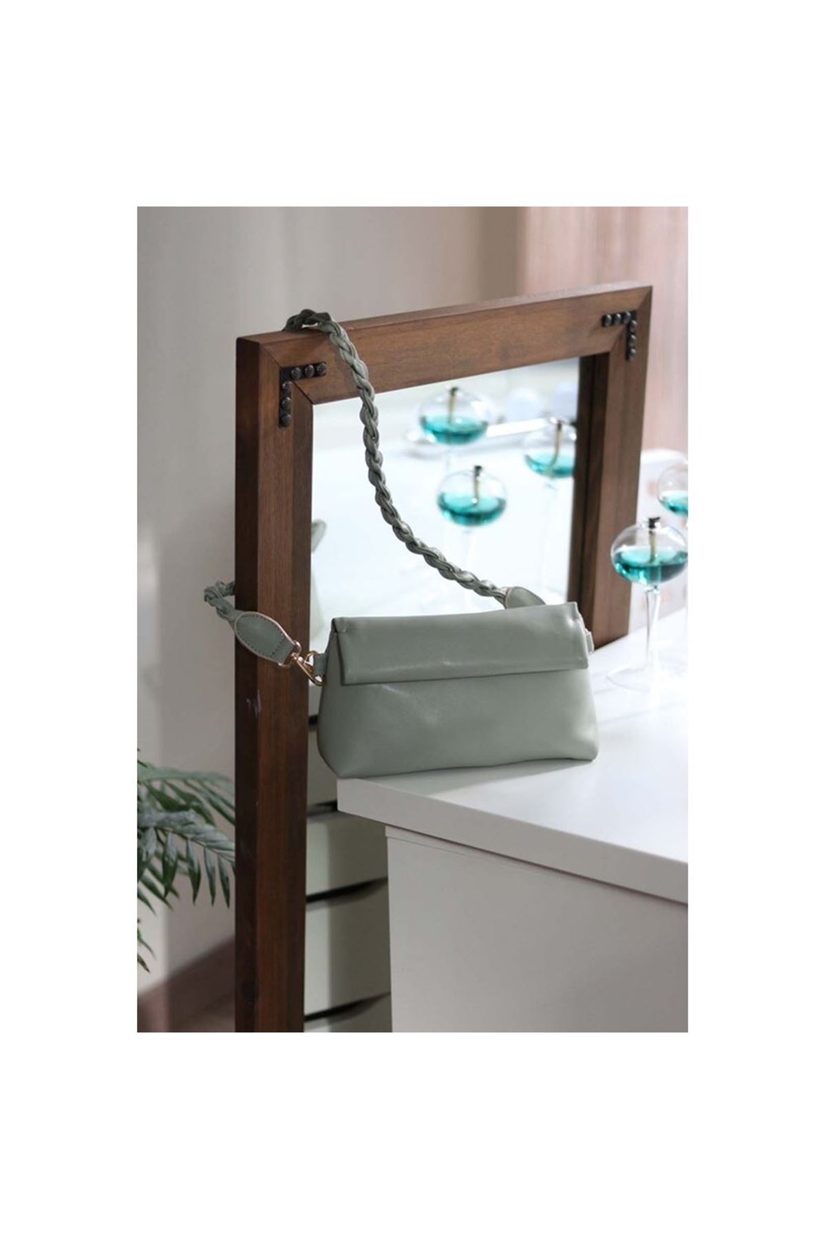 Kadın Mint Yeşili Örgü Saplı Yumuşak Dokulu Büzgülü Omuz Çantası