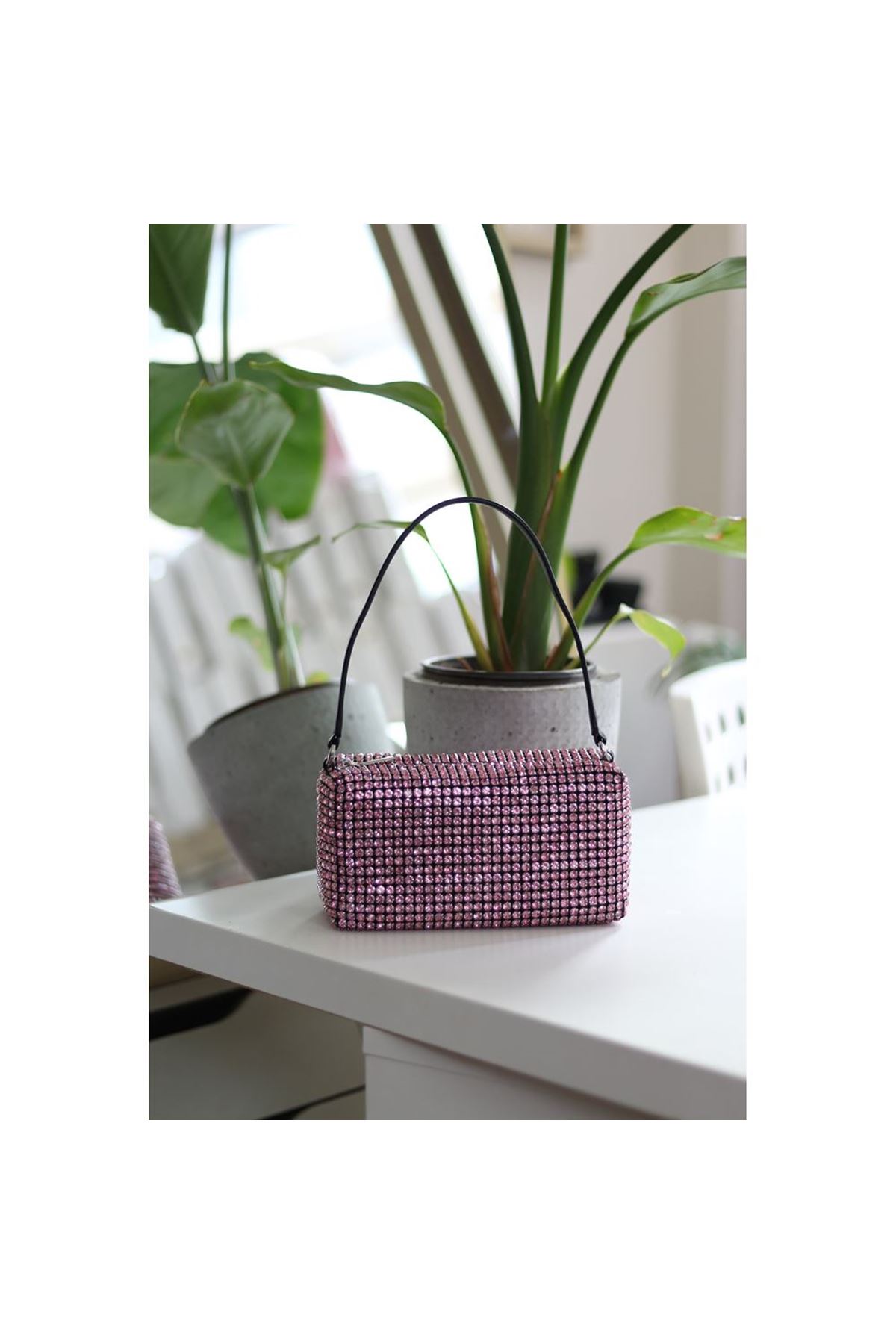 Kadın Pembe Deri Askılı Taşlı Abiye Omuz Çantası