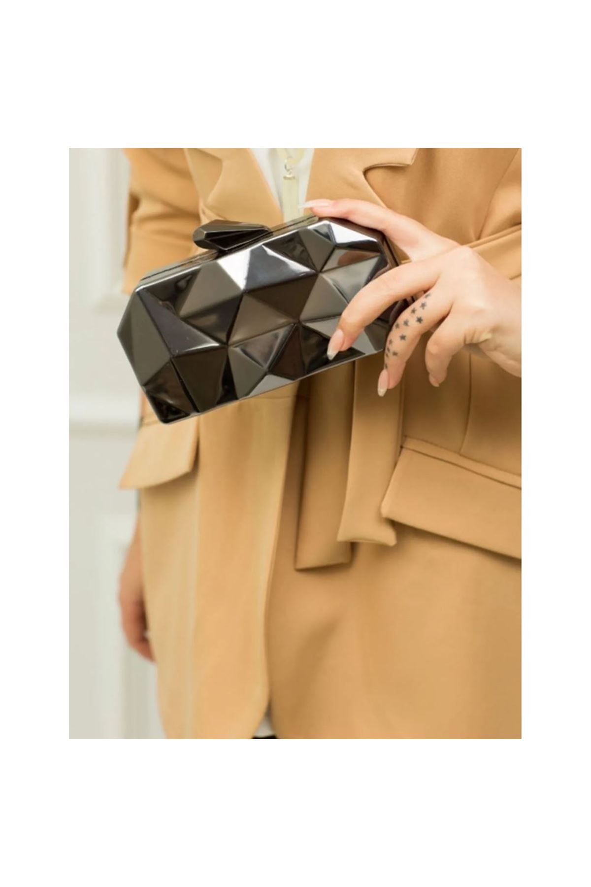 Kadın Siyah Metal Abiye Çanta