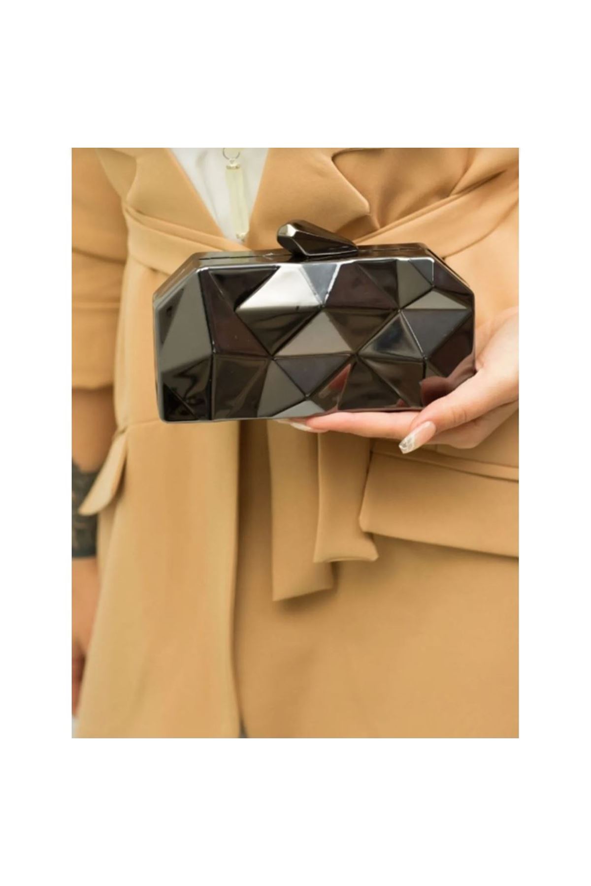 Kadın Siyah Metal Abiye Çanta